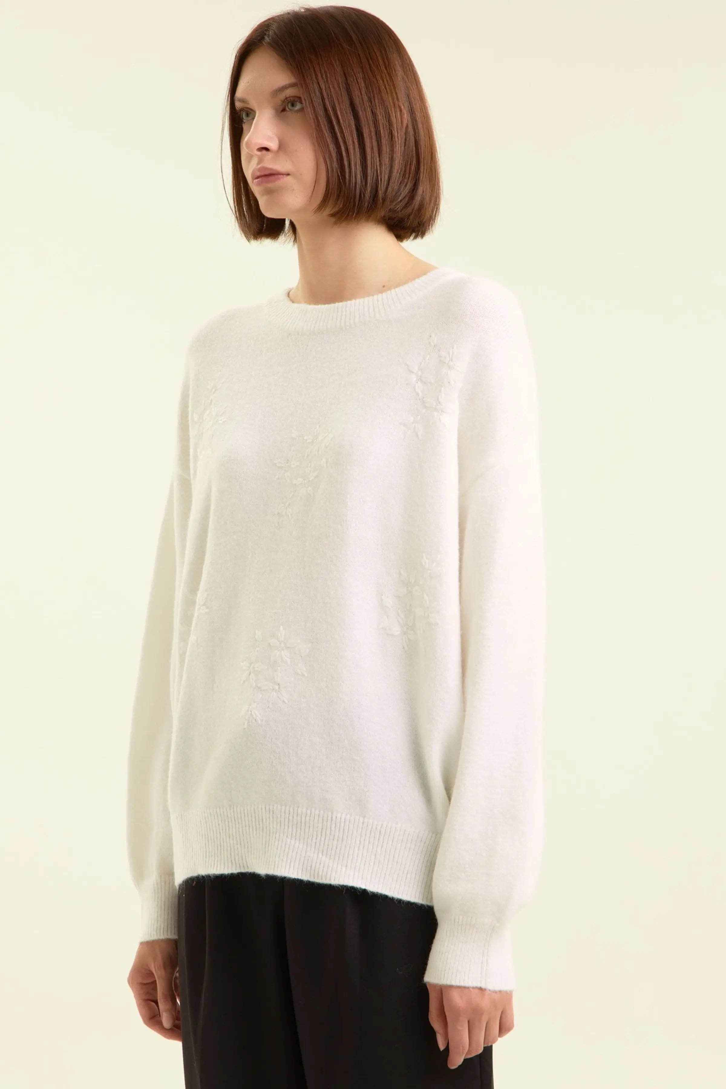 Свитер белый для женщин 47187-4 65