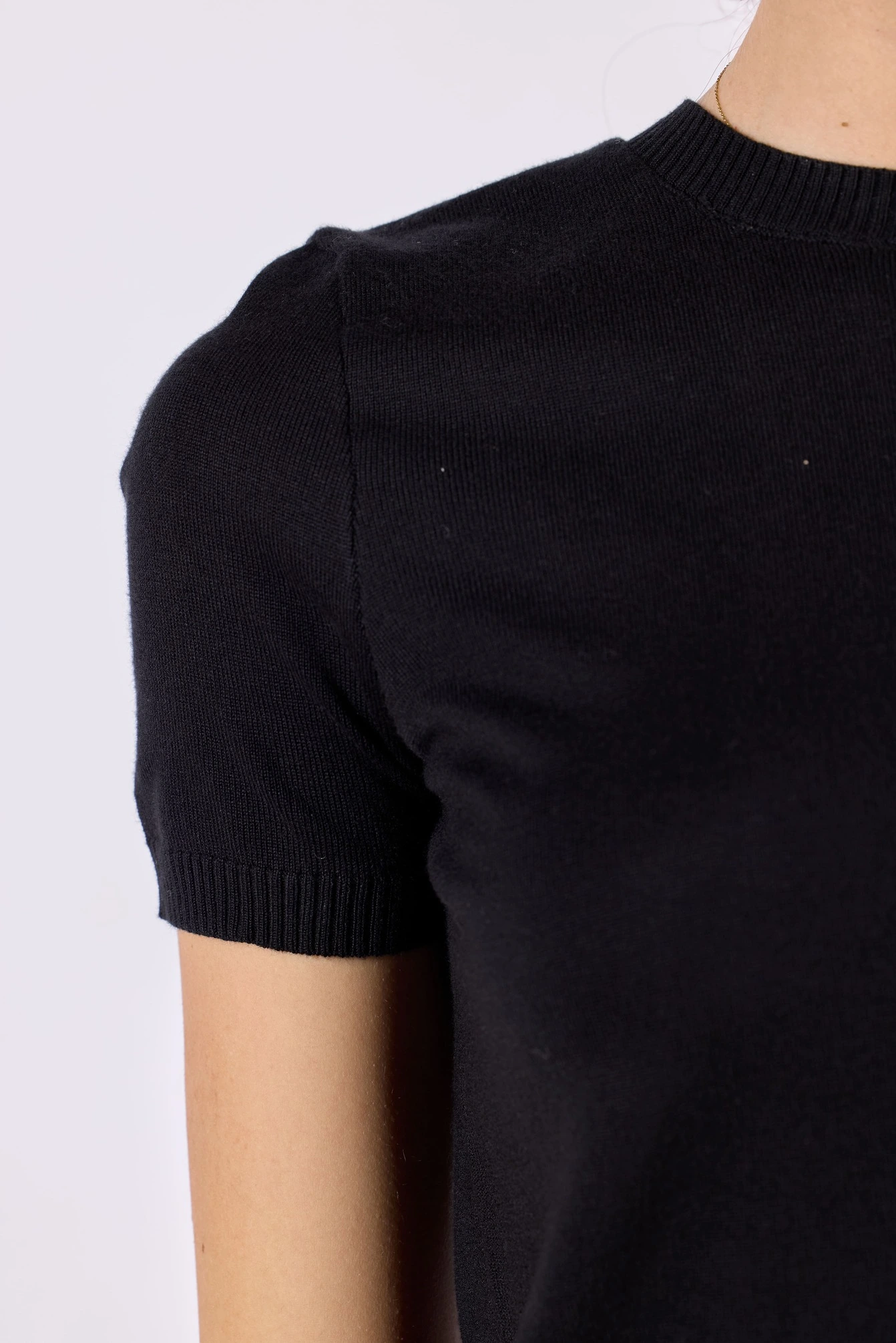 Джемпер черный для женщин 44194-1 60