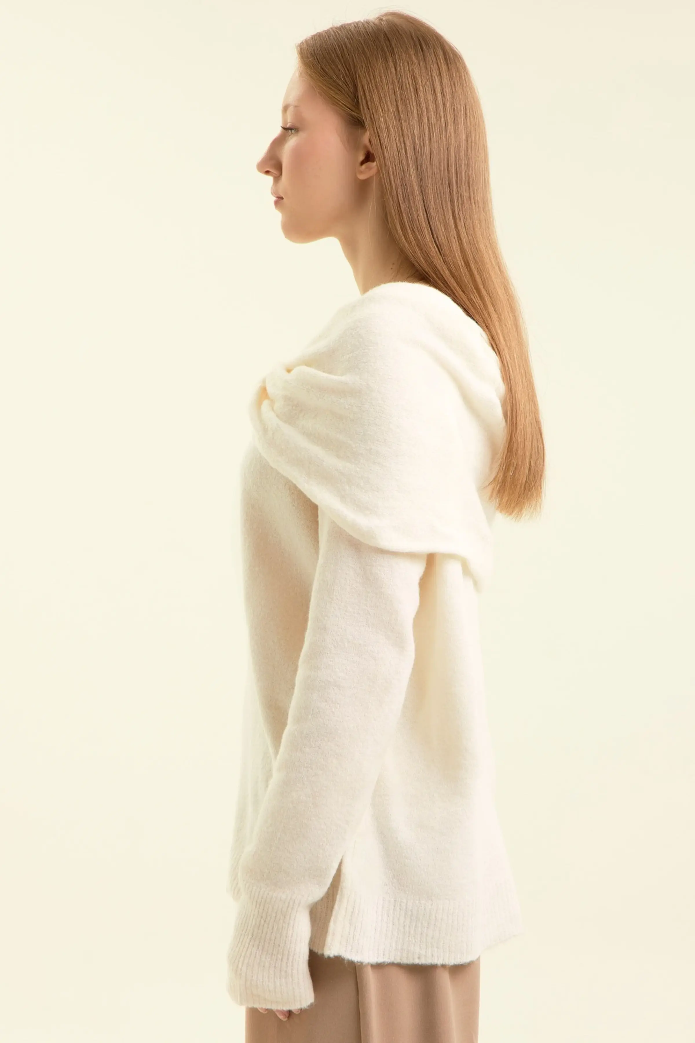 Свитер белый для женщин 47200-4 65