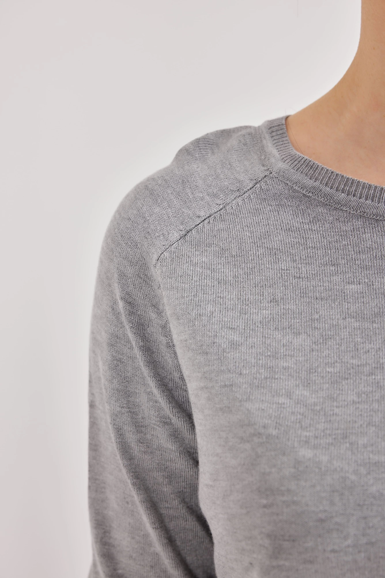 Джемпер серый для женщин 42149-61 60