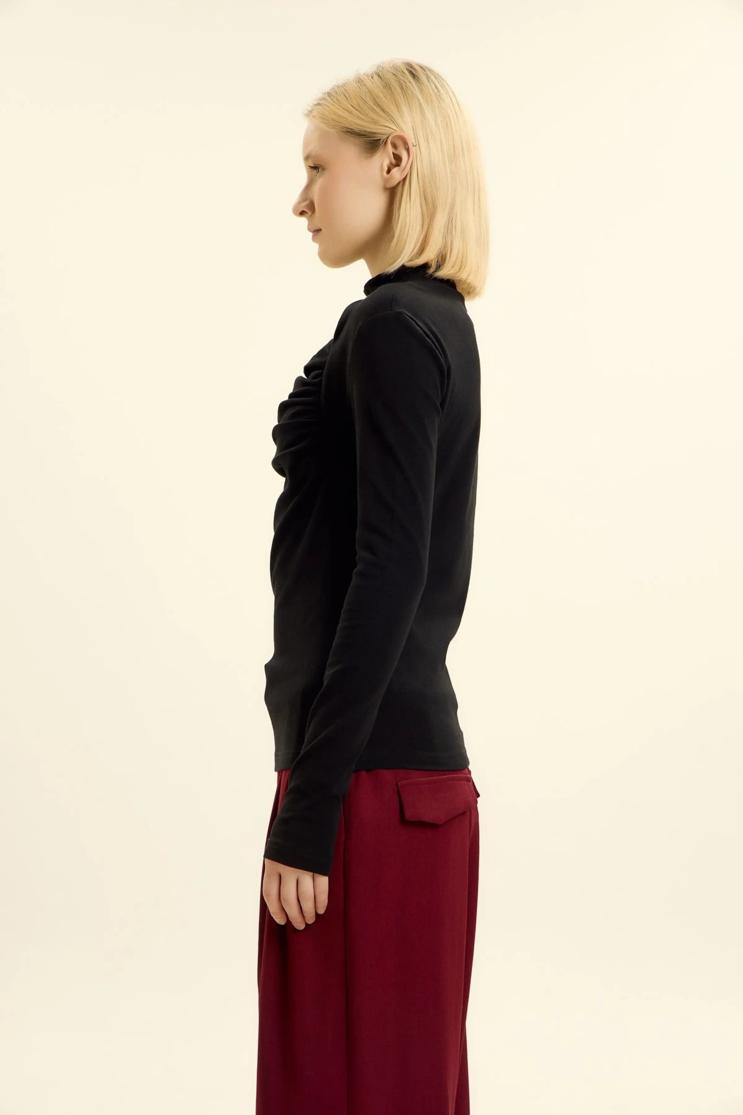 Лонгслив черный для женщин 46229-1 59