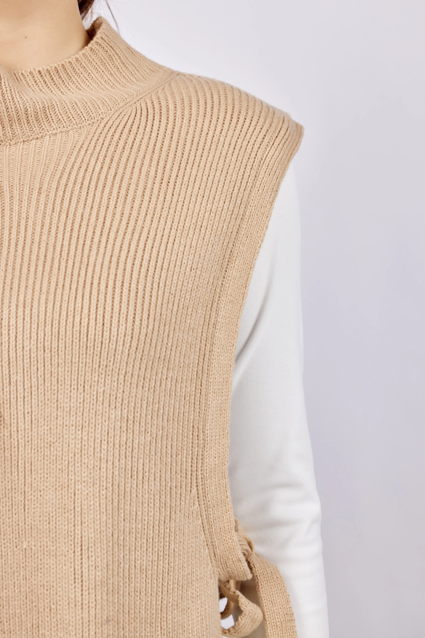 Жилетка бежевый для женщин 43158-15 68