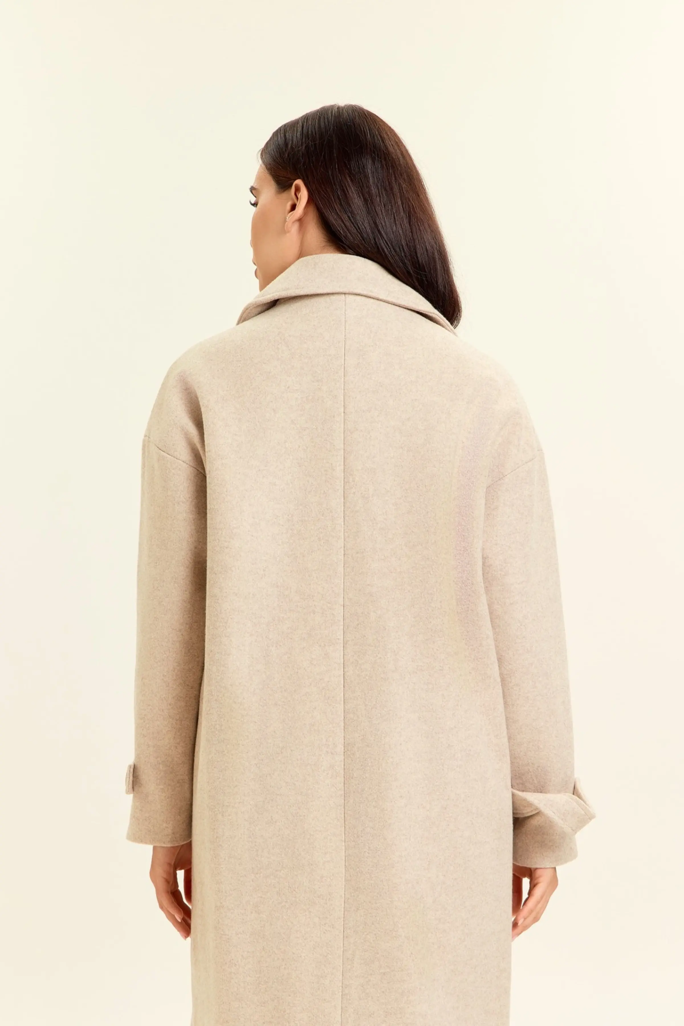 Пальто бежевый для женщин 47112-15 53