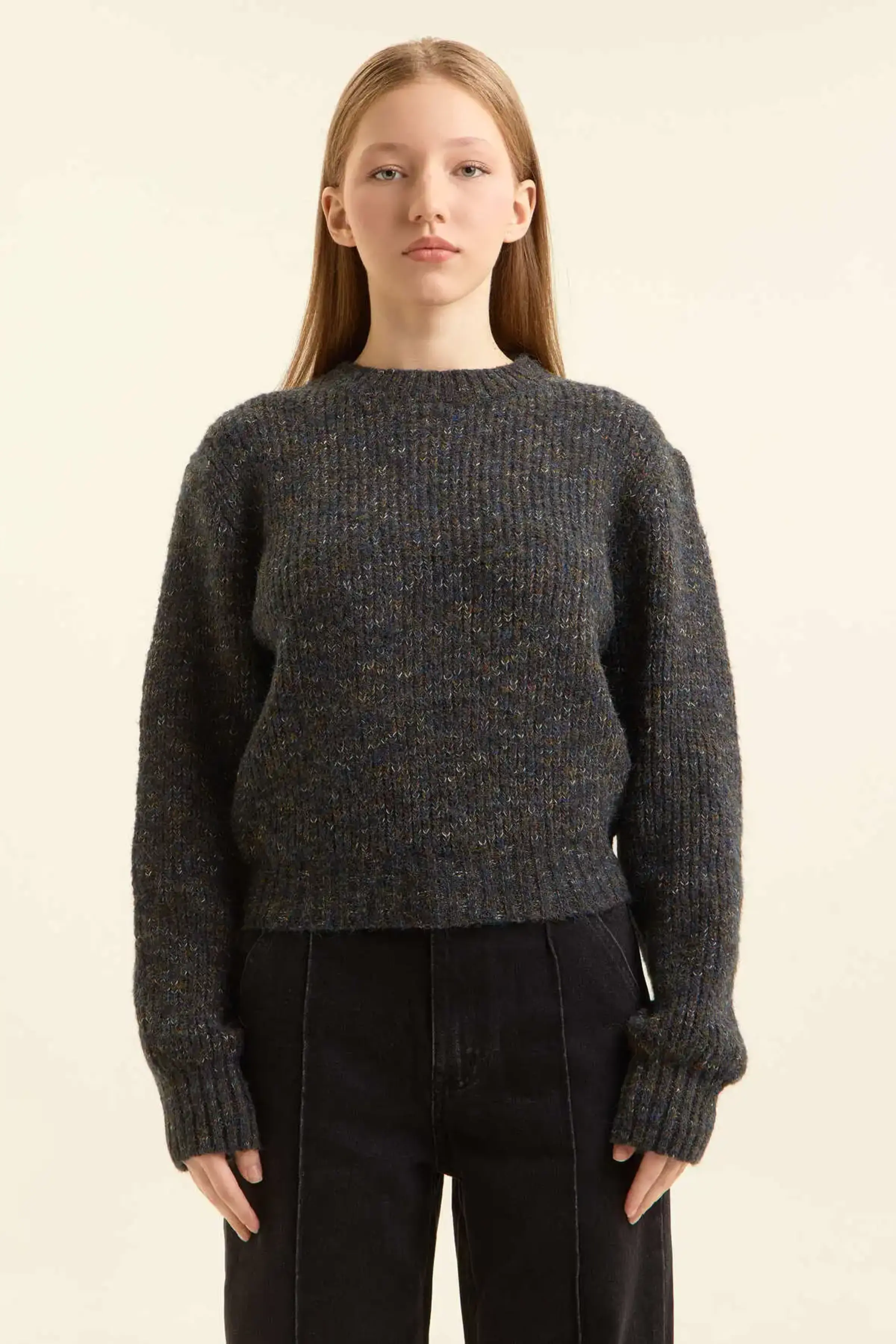 Свитер черный для женщин 47295-1 65