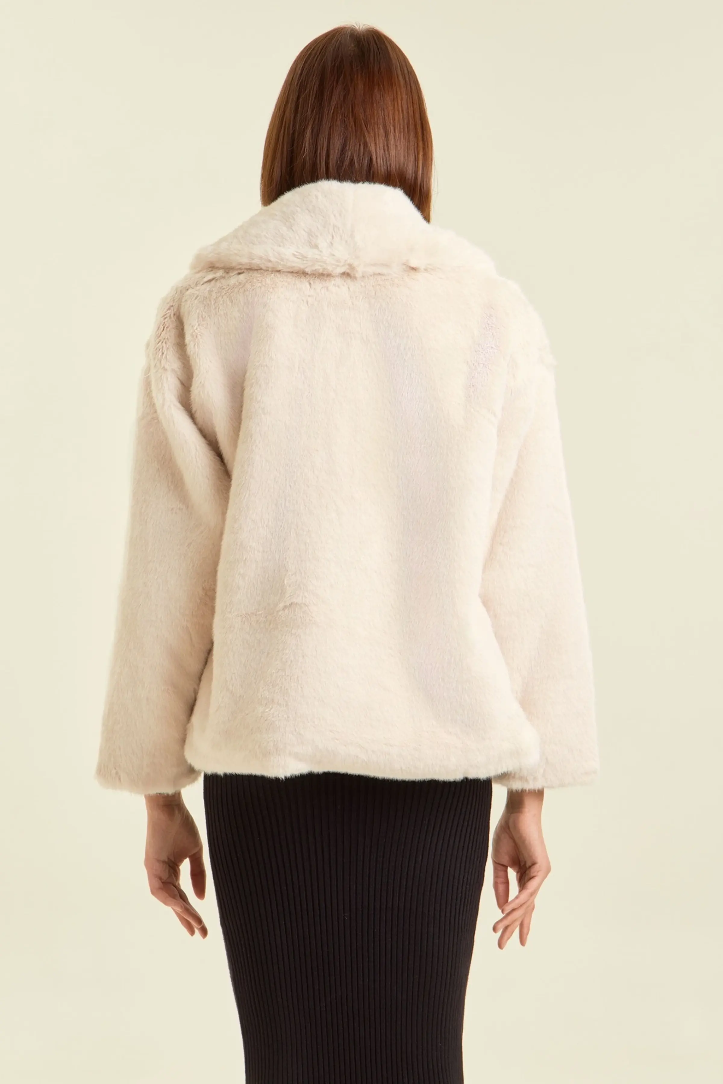 Пальто бежевый для женщин 47102-15 53