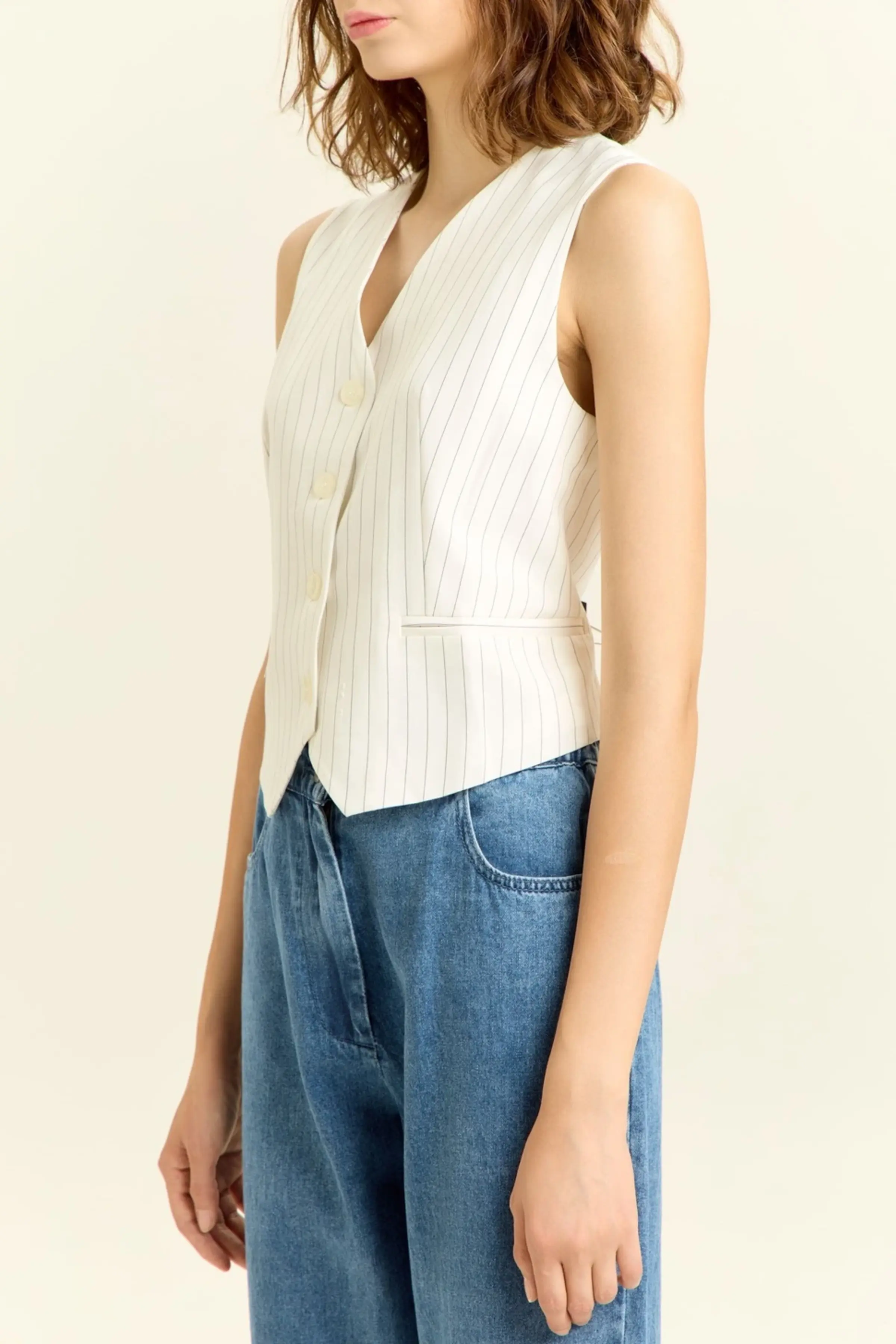 Жилетка бело-черная полоска для женщин 45108-46 68