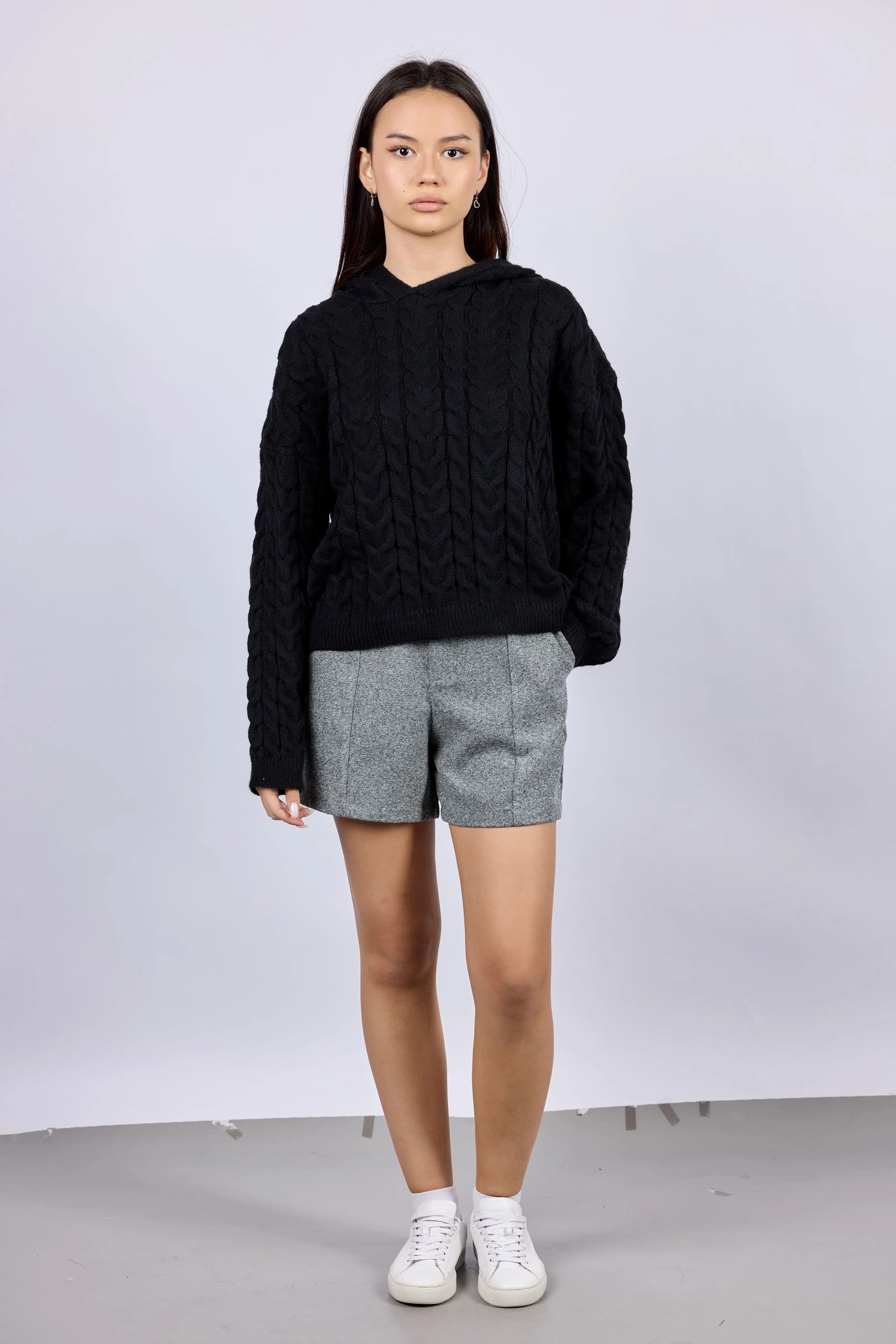 Свитер черный для женщин 43150-1 65