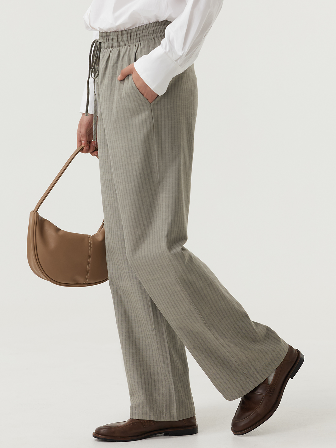 Брюки бело-серая полоска для женщин 48335-49 71