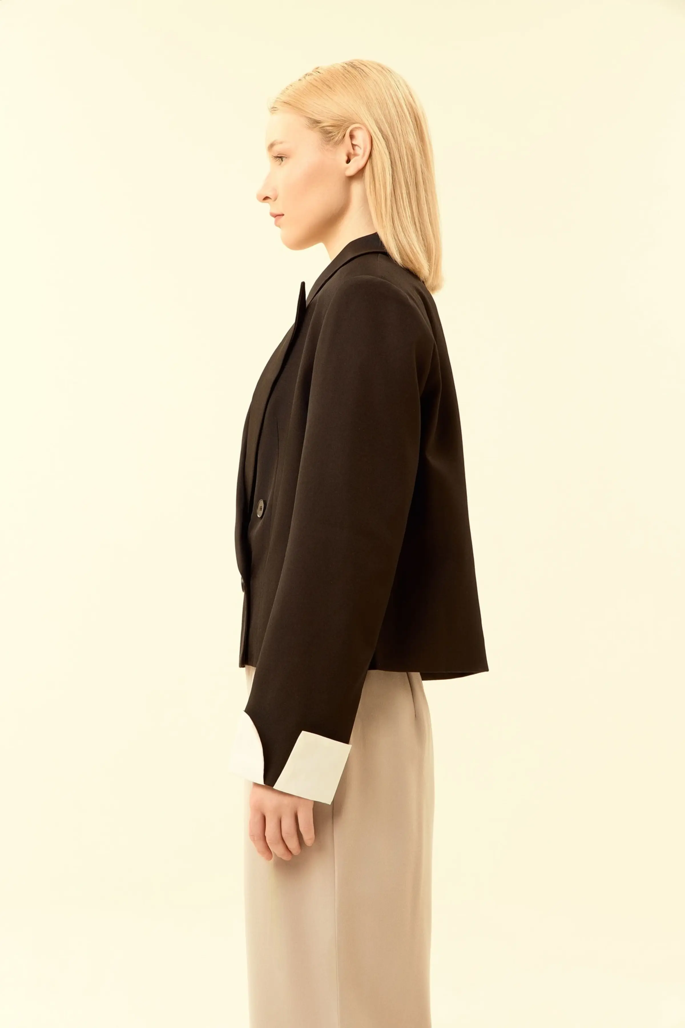 Жакет черный для женщин 46114-1 64