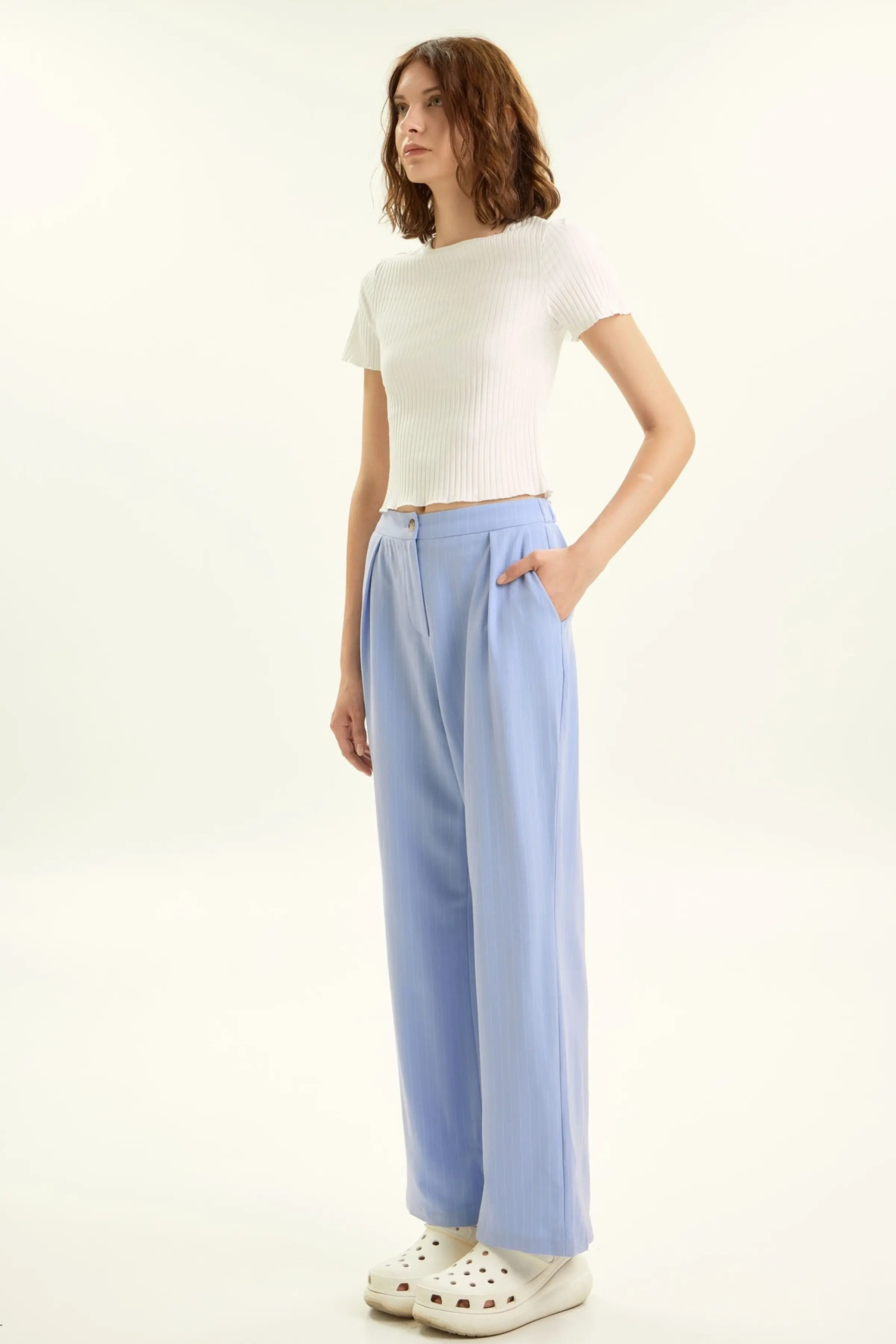 Брюки бело-голубая полоска для женщин 45104-47 71