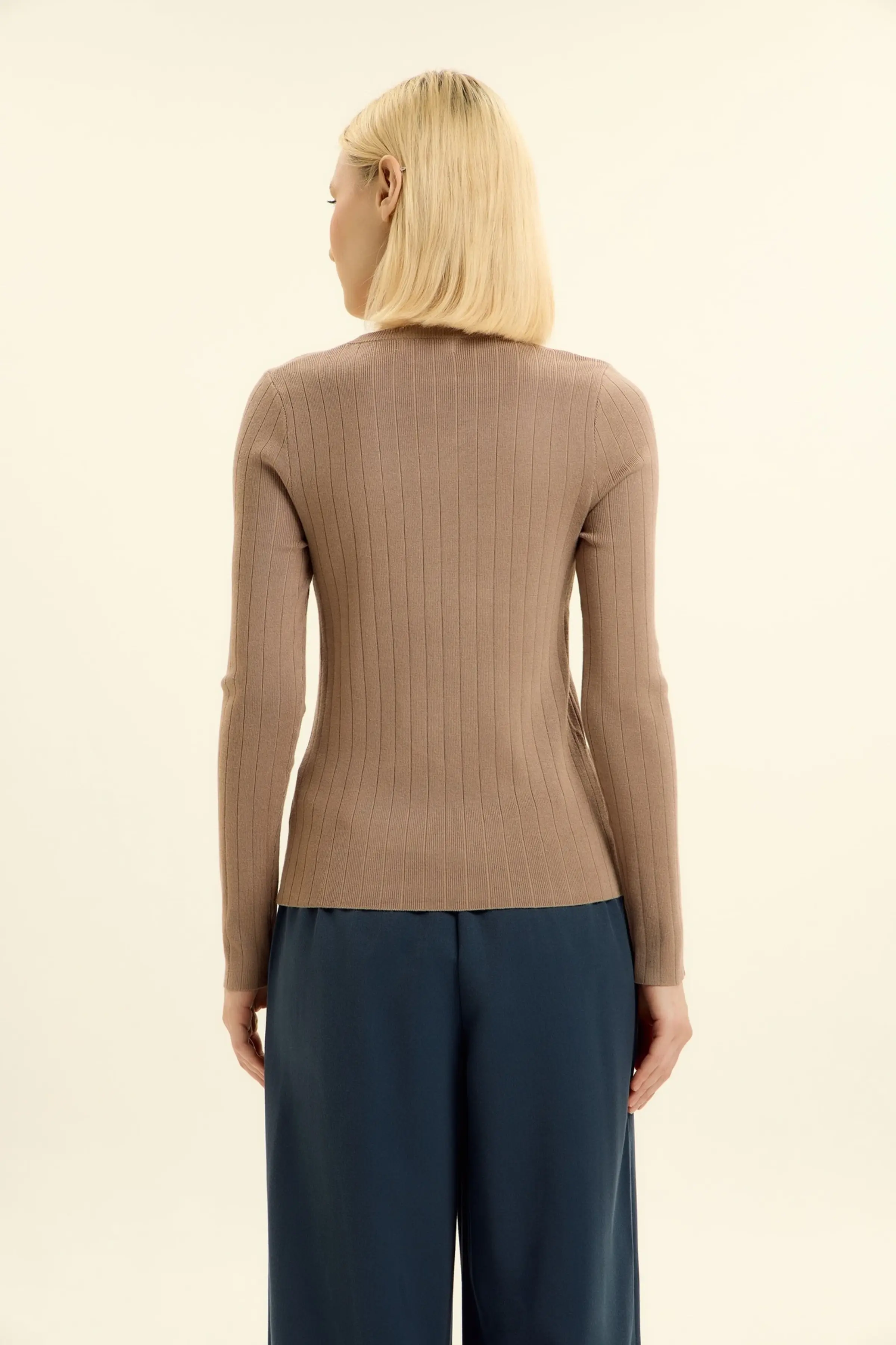 Джемпер бежевый для женщин 46245-15 60