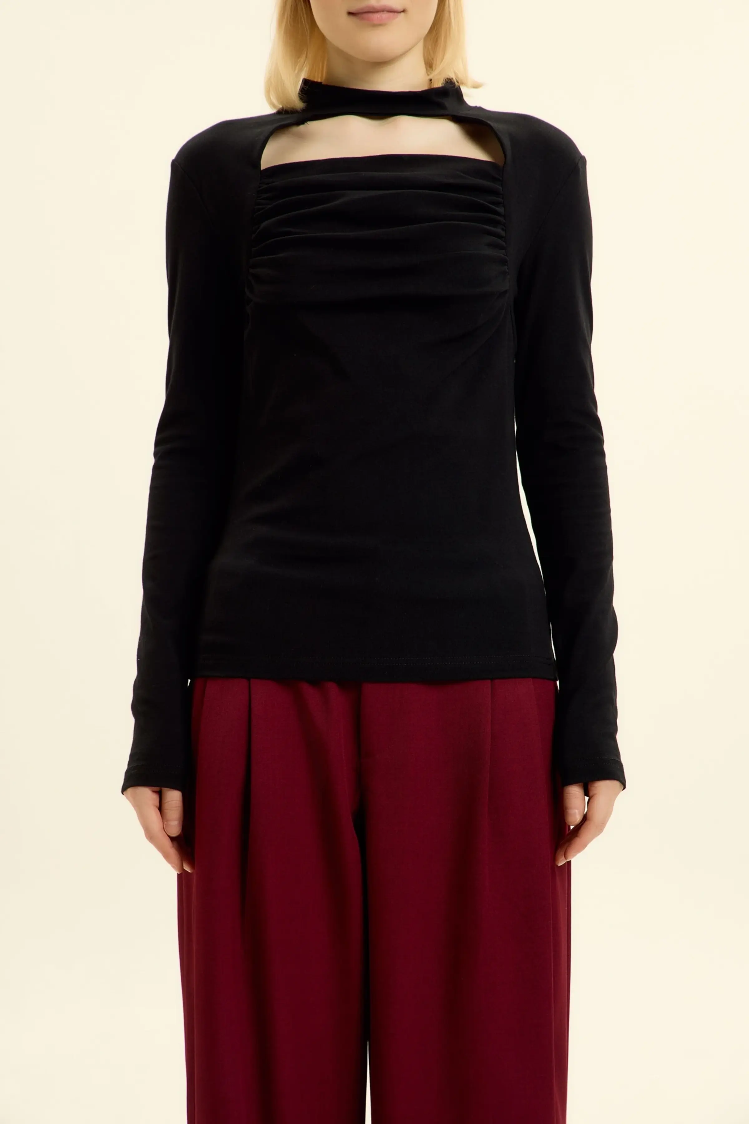 Лонгслив черный для женщин 46229-1 59