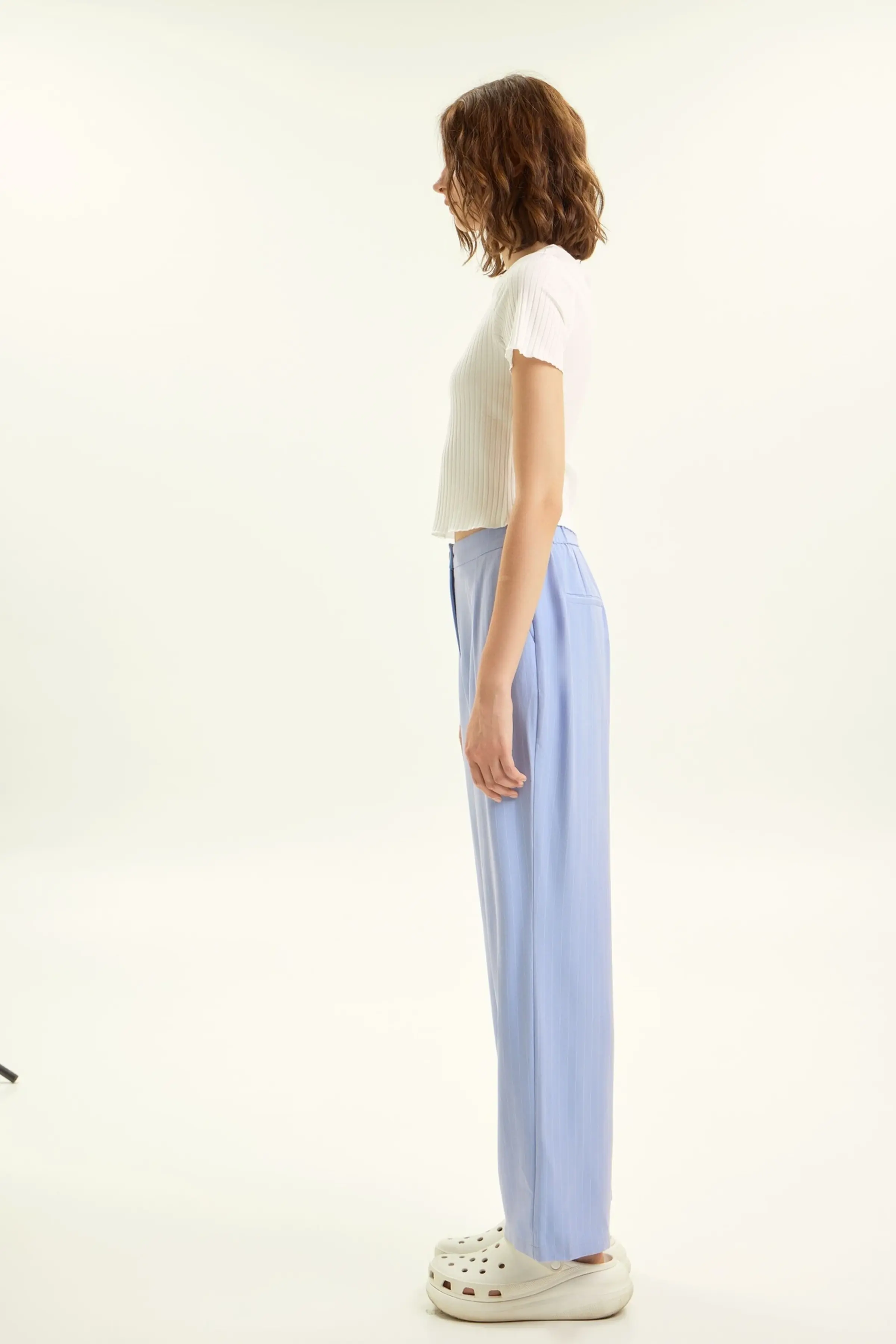 Брюки бело-голубая полоска для женщин 45104-47 71