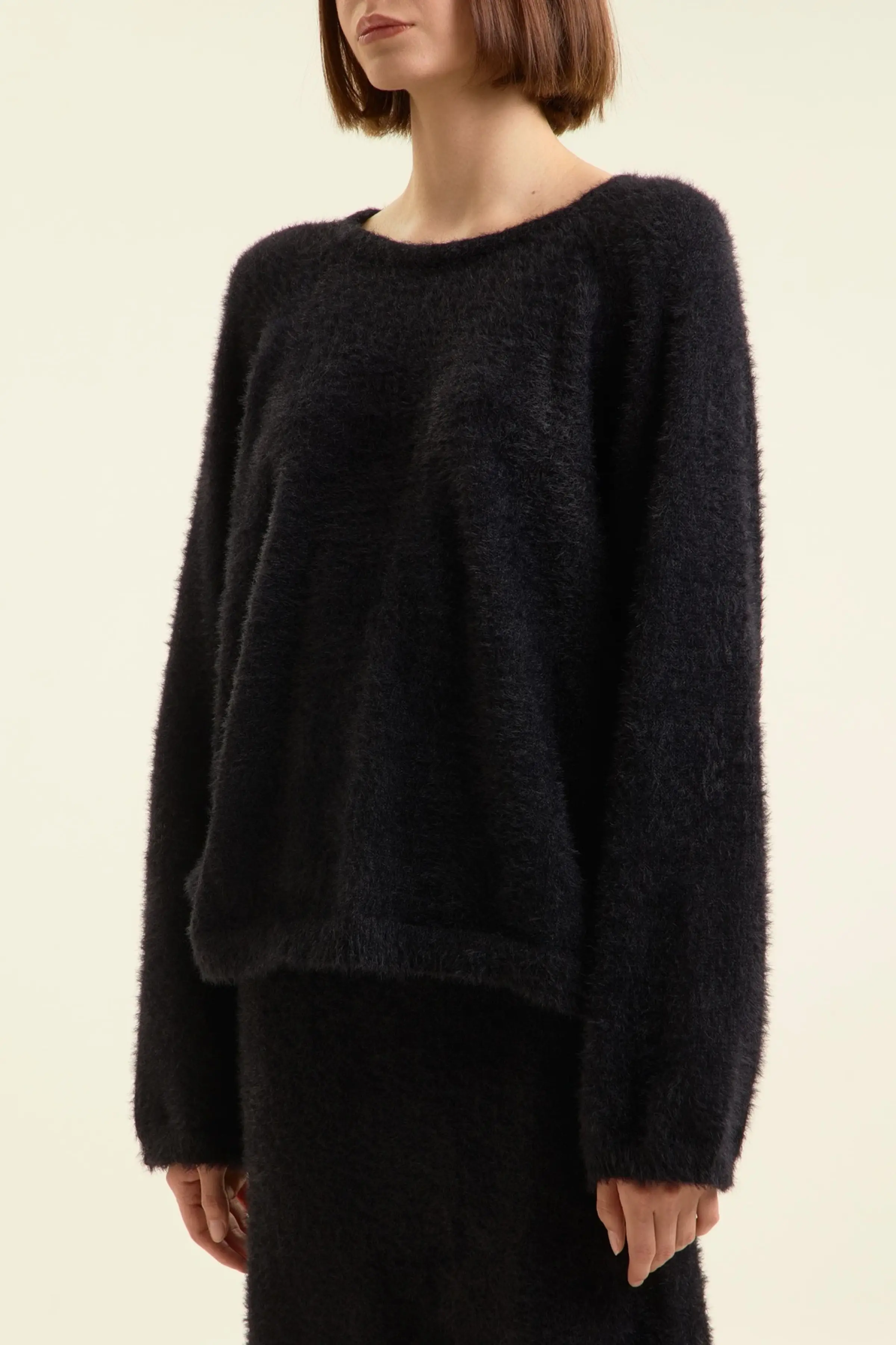 Свитер черный для женщин 47206-1 65