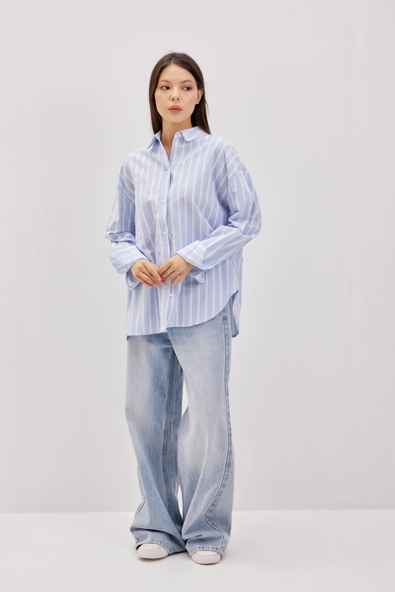 Рубашка бело-синяя полоска для женщин 42248-48 66