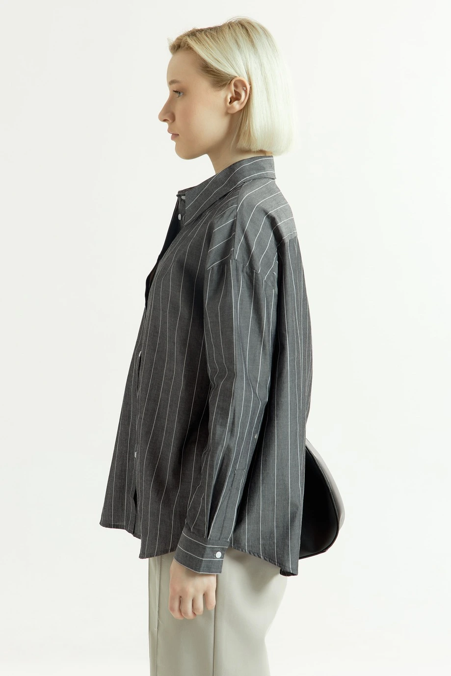 Рубашка бело-серая полоска для женщин 43127-49 66