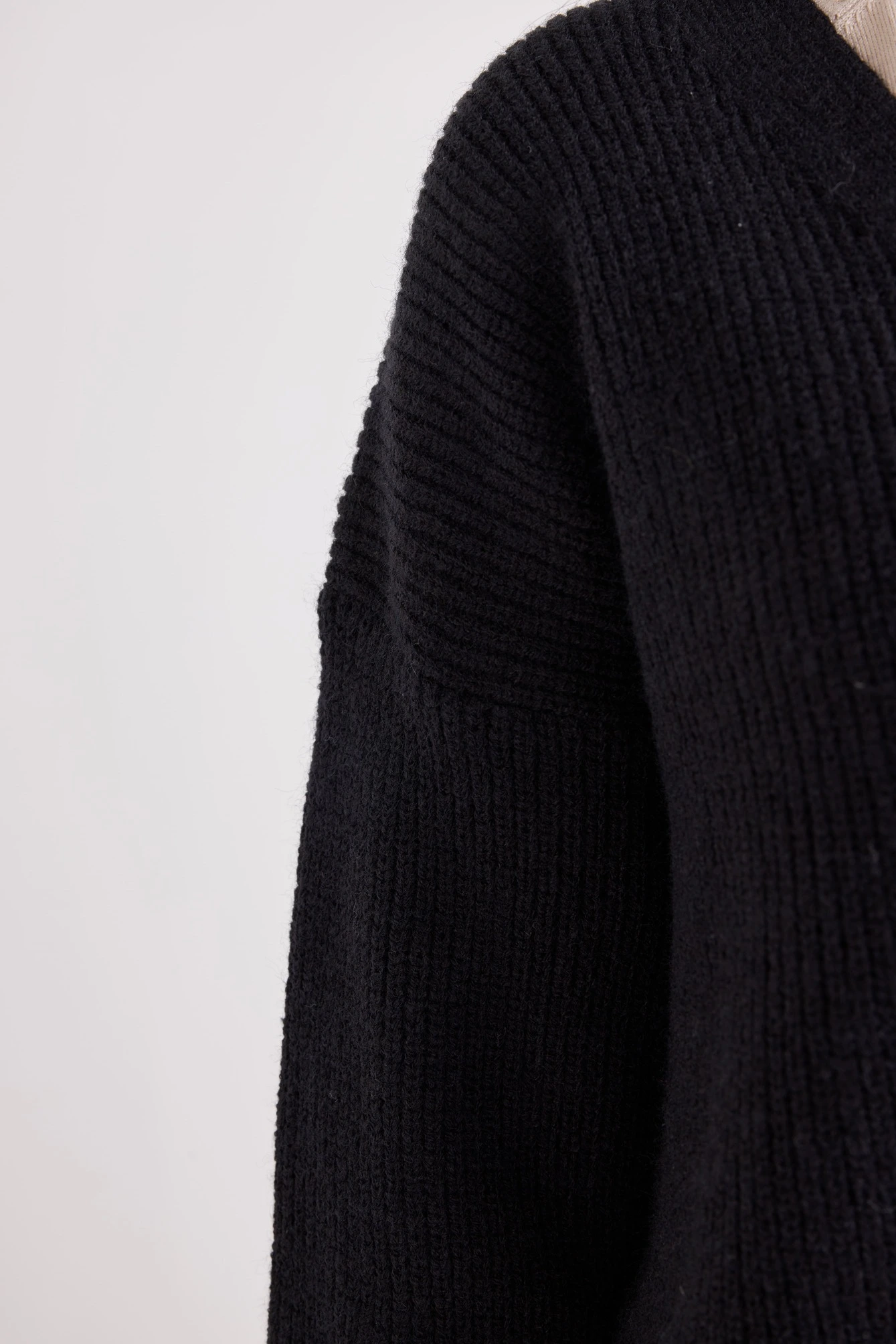 Кардиган черный для женщин 42165-1 50