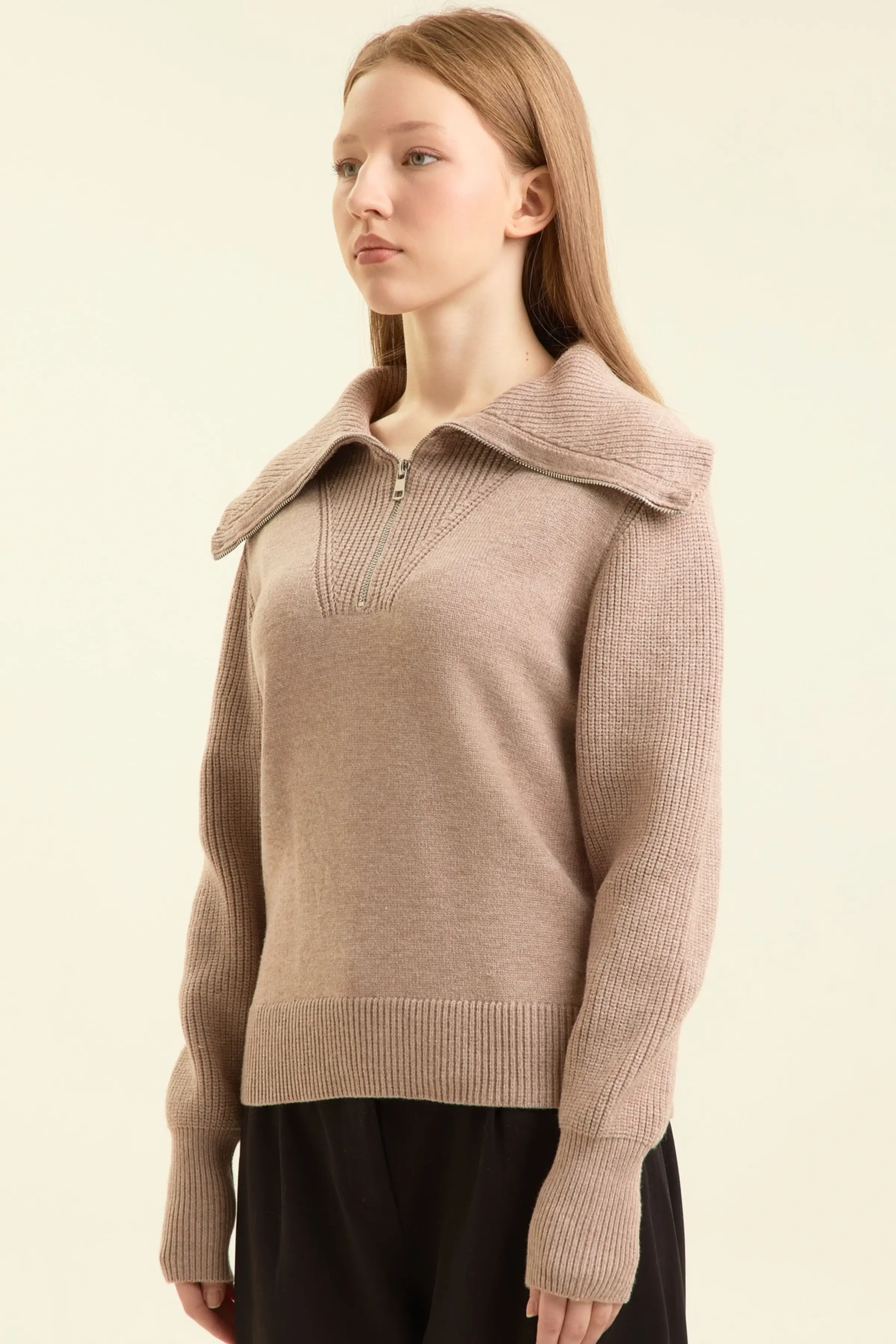 Свитер бежевый для женщин 47158-15 65