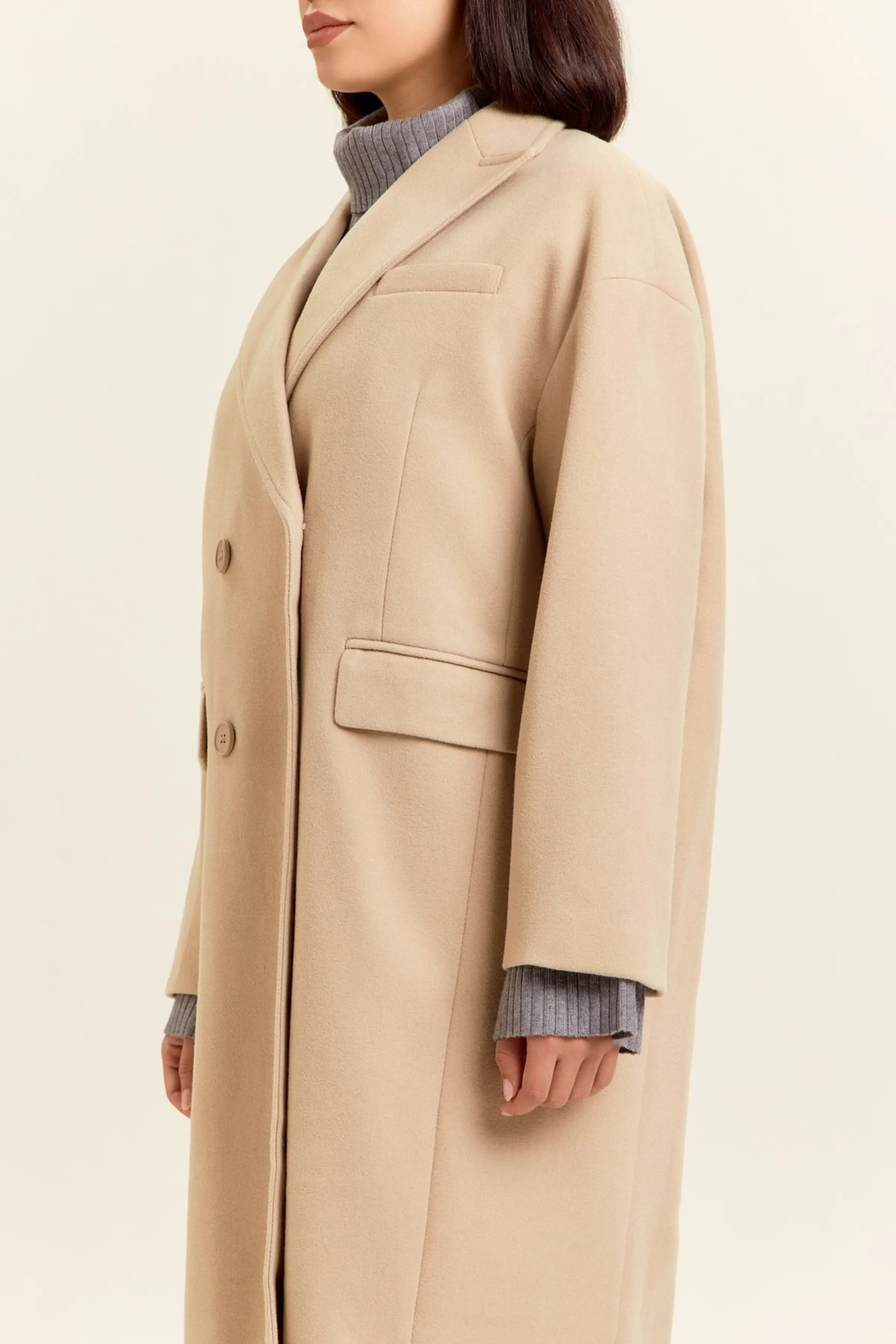 Пальто бежевый для женщин 47110-15 53