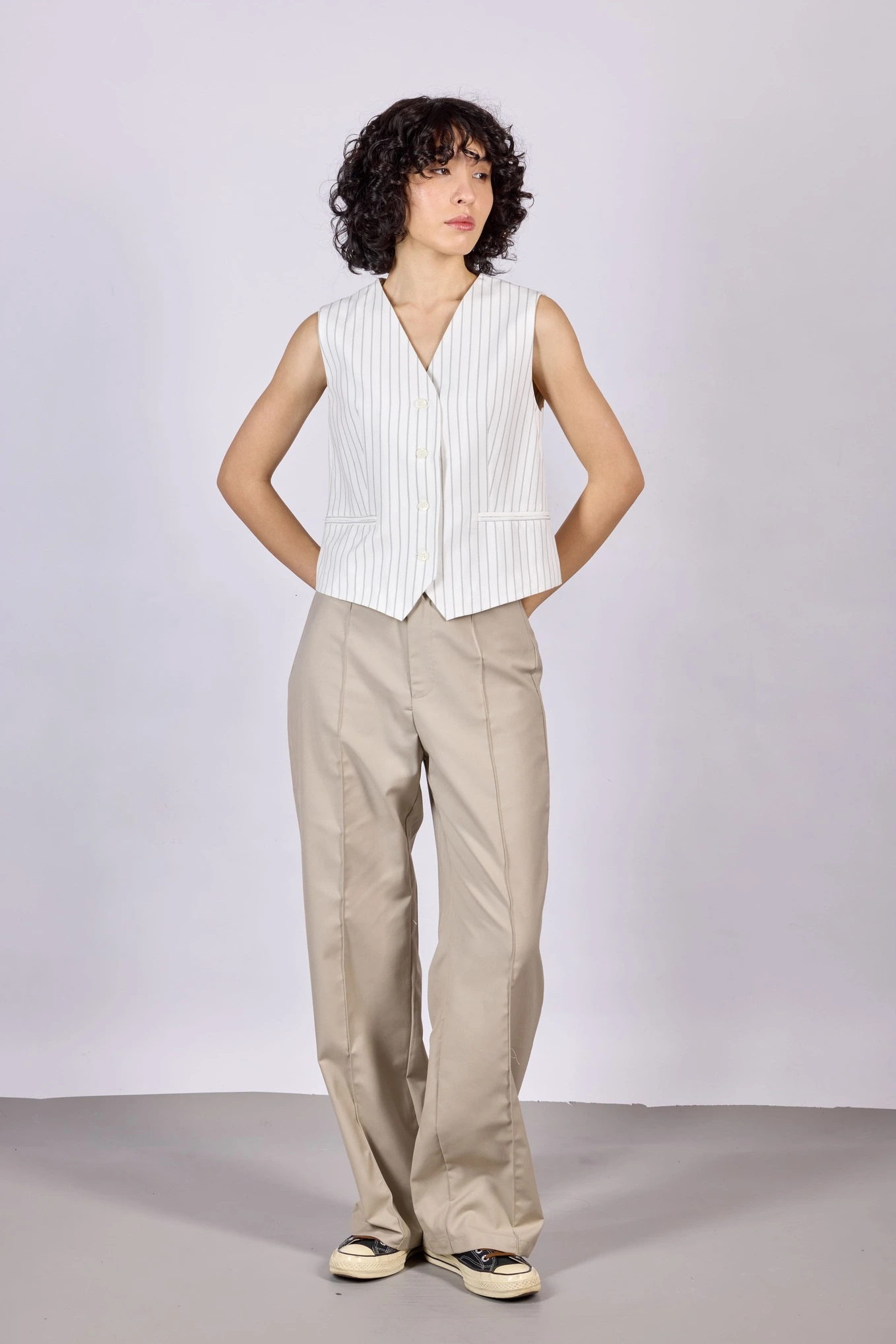 Жилетка бело-черная полоска для женщин 44108-46 68