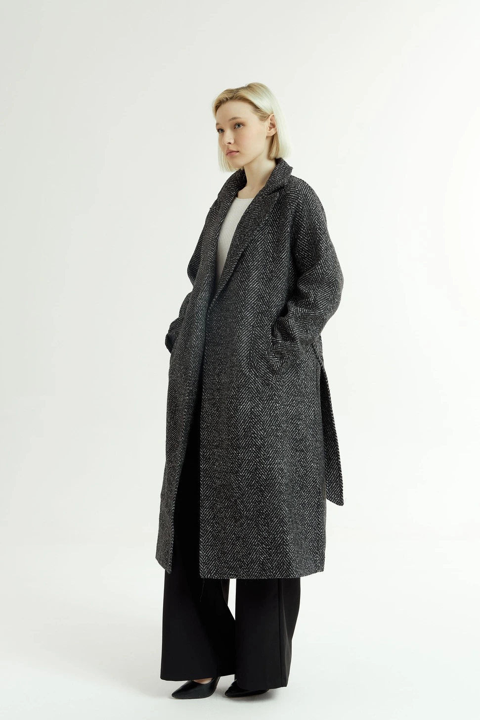 Пальто черно-белая полоска для женщин 43419-75 53