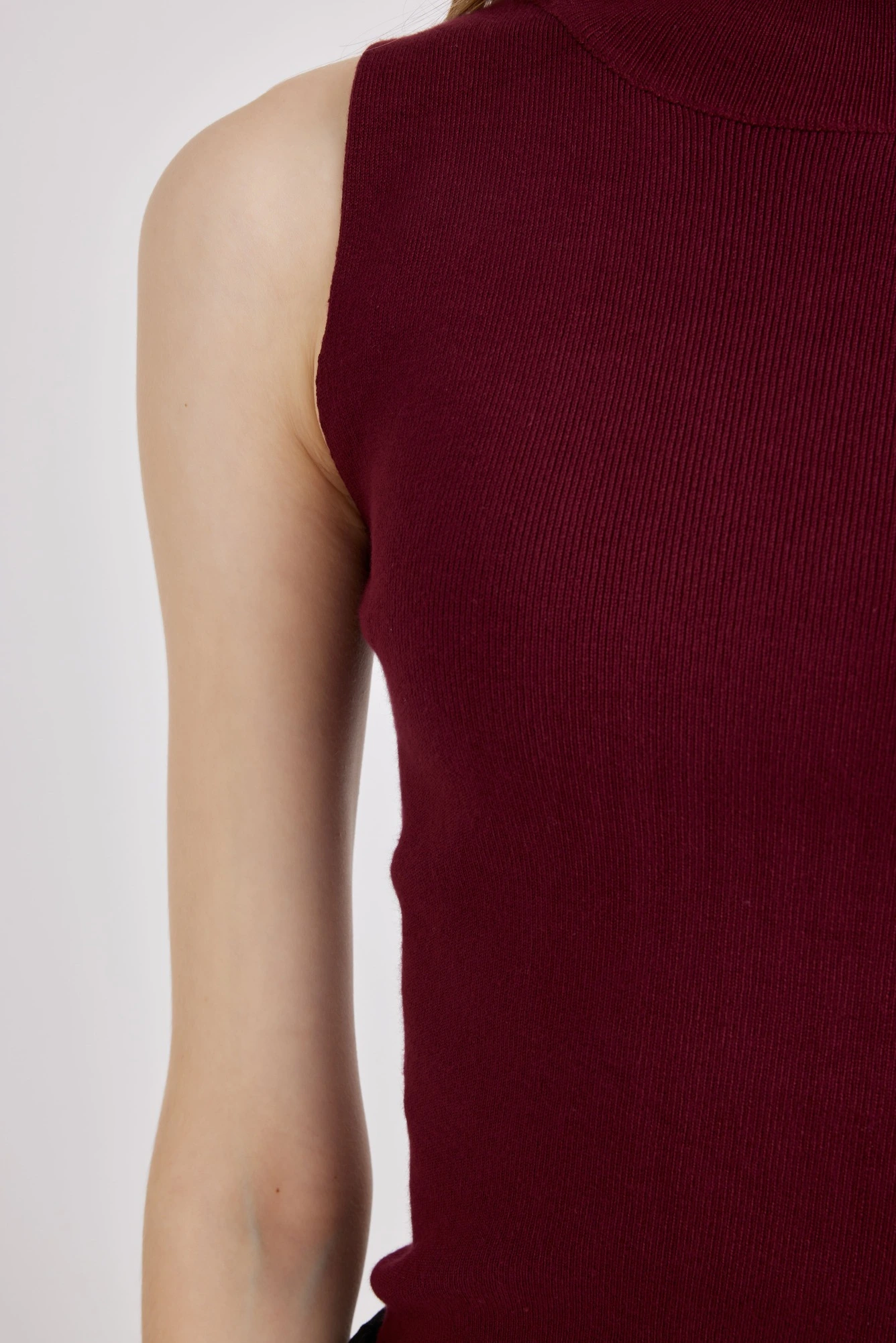 Топ бордовый для женщин 42102-67 46