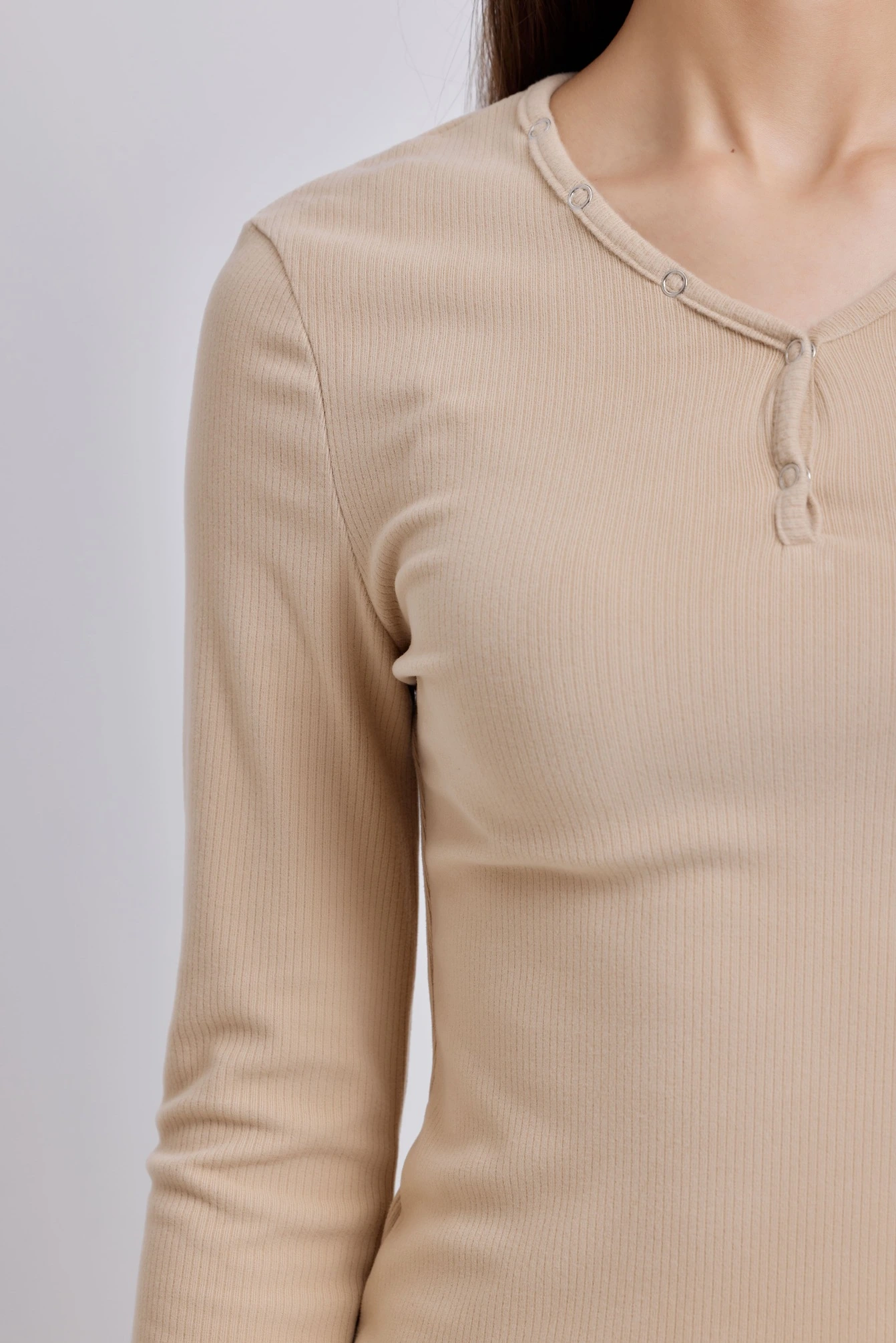 Лонгслив бежевый для женщин 42294-15 59