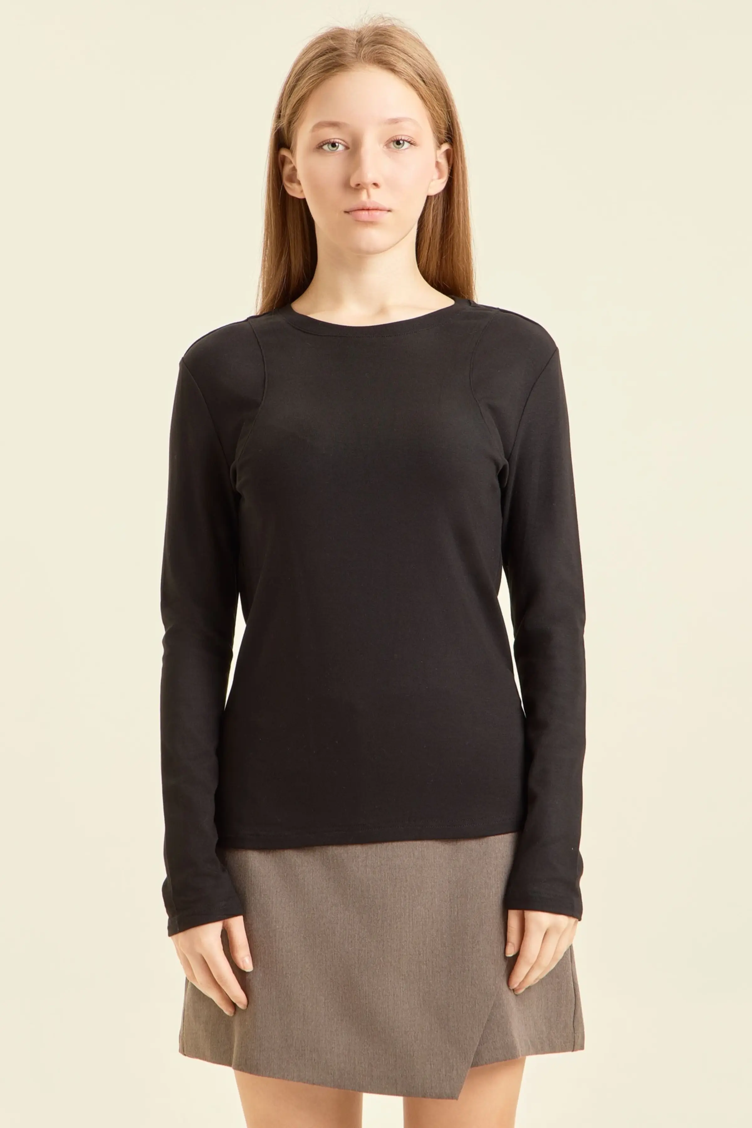 Лонгслив черный для женщин 47241-1 59