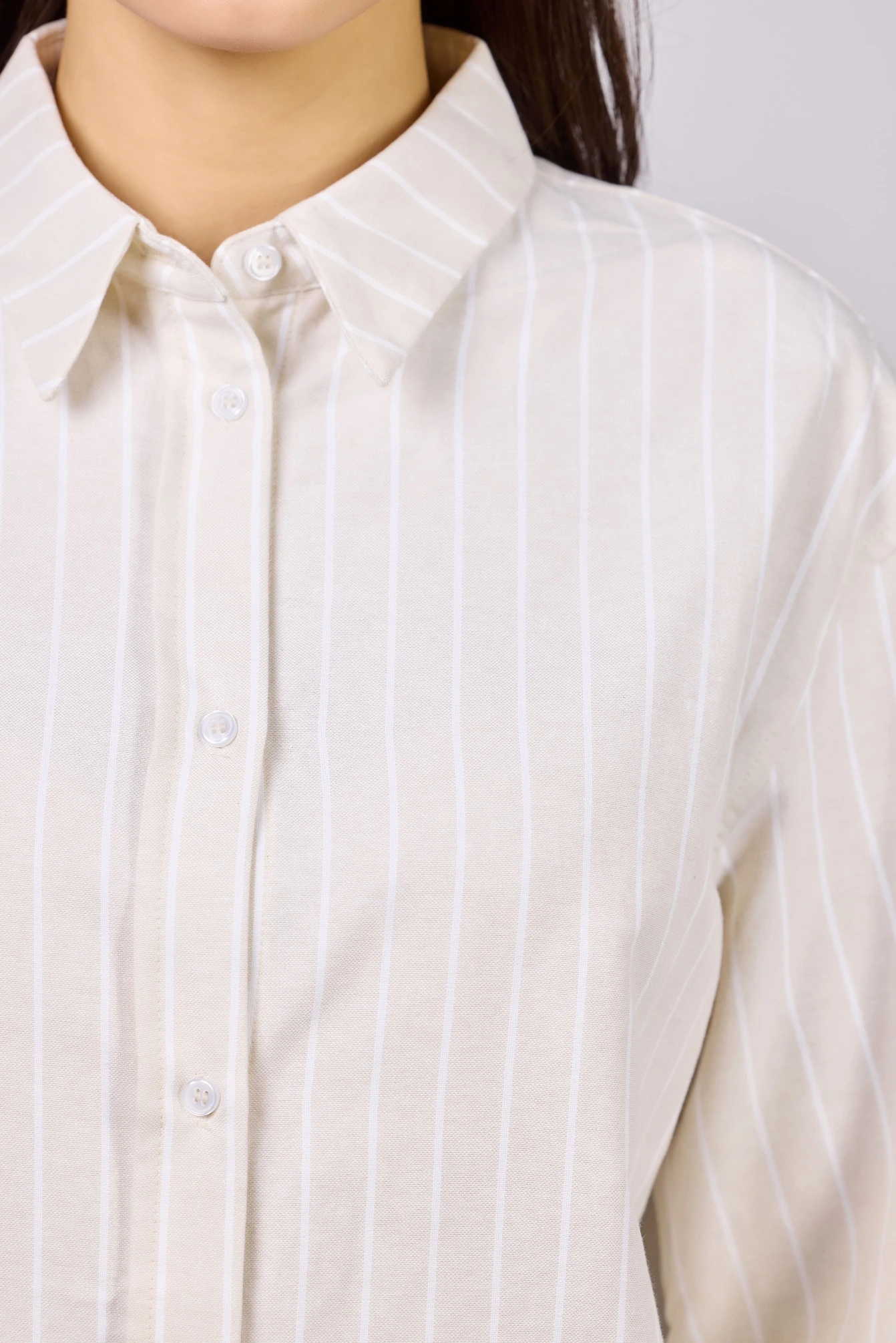 Рубашка бело-бежевая полоска для женщин 42251-92 66