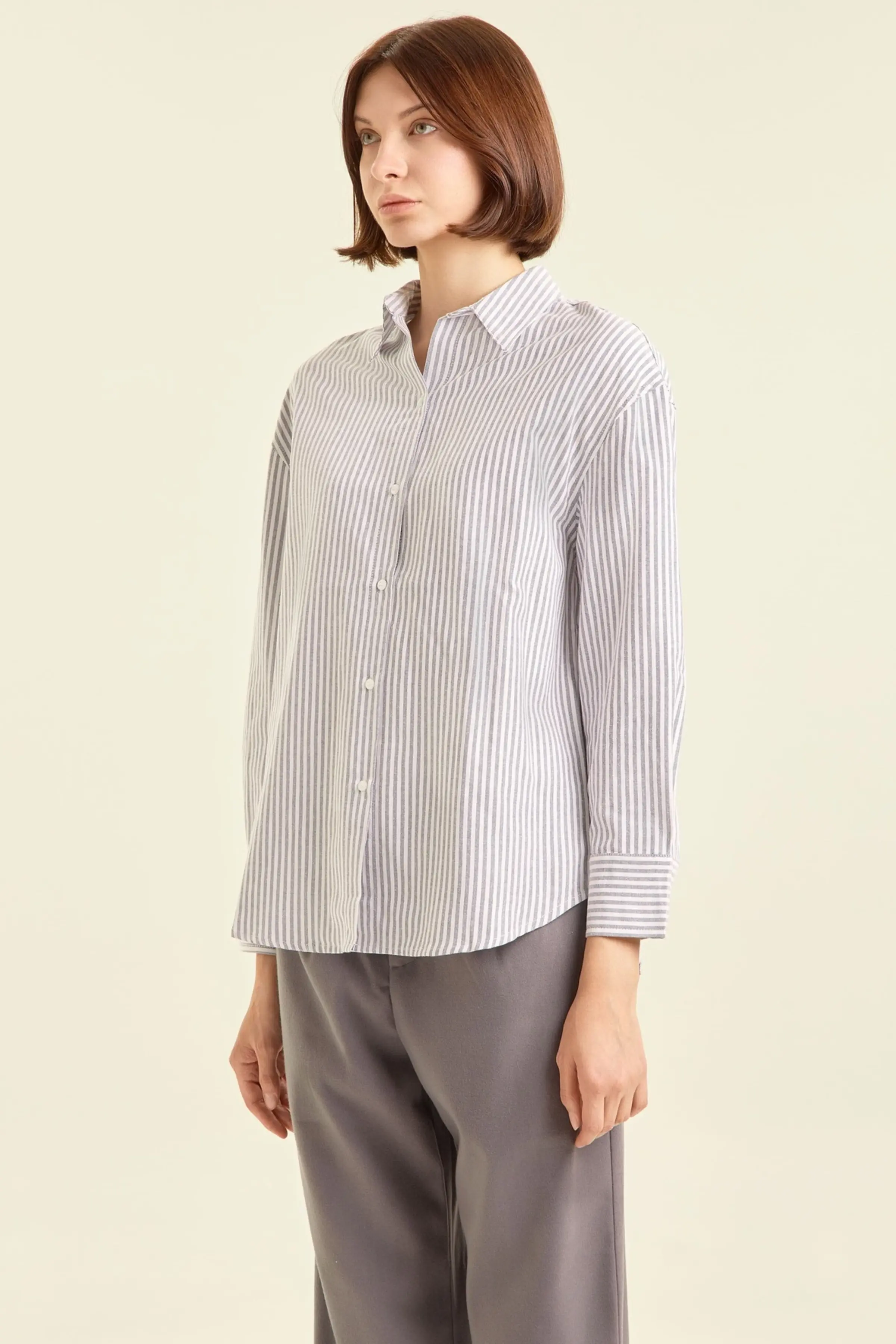 Рубашка бело-синяя полоска для женщин 47246-48 66