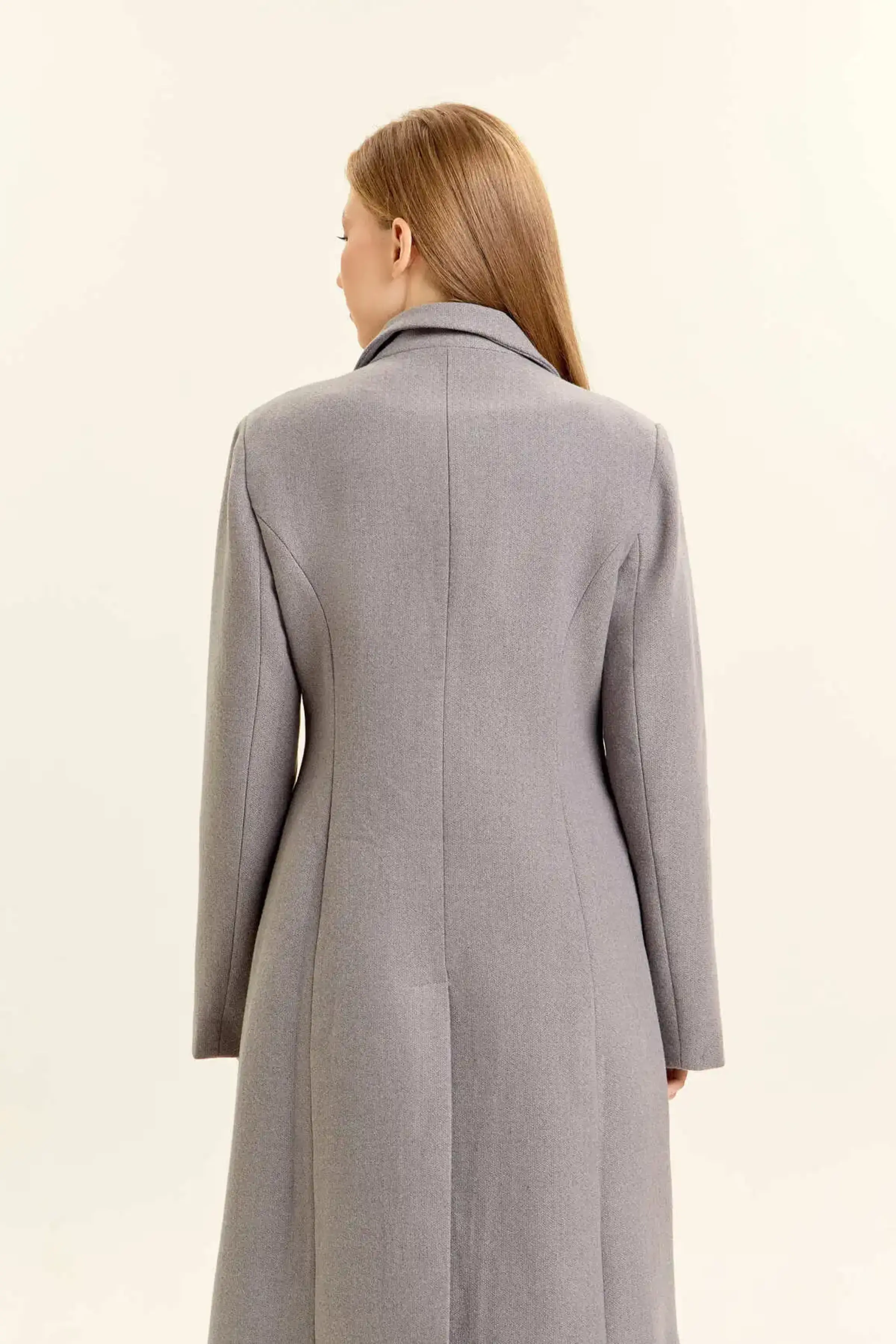 Пальто серый для женщин 47106-61 53