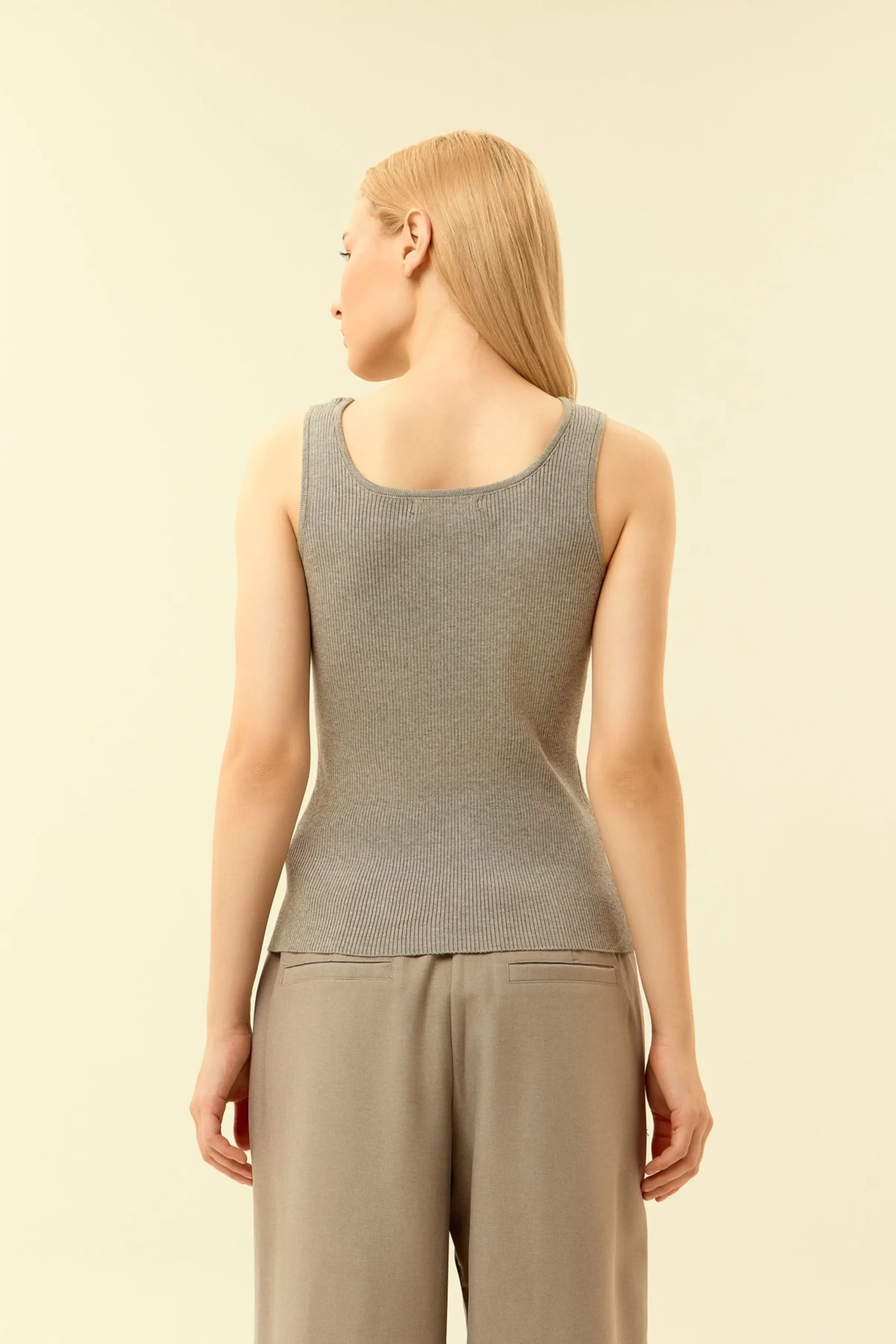 Топ серый для женщин 46115-61 46