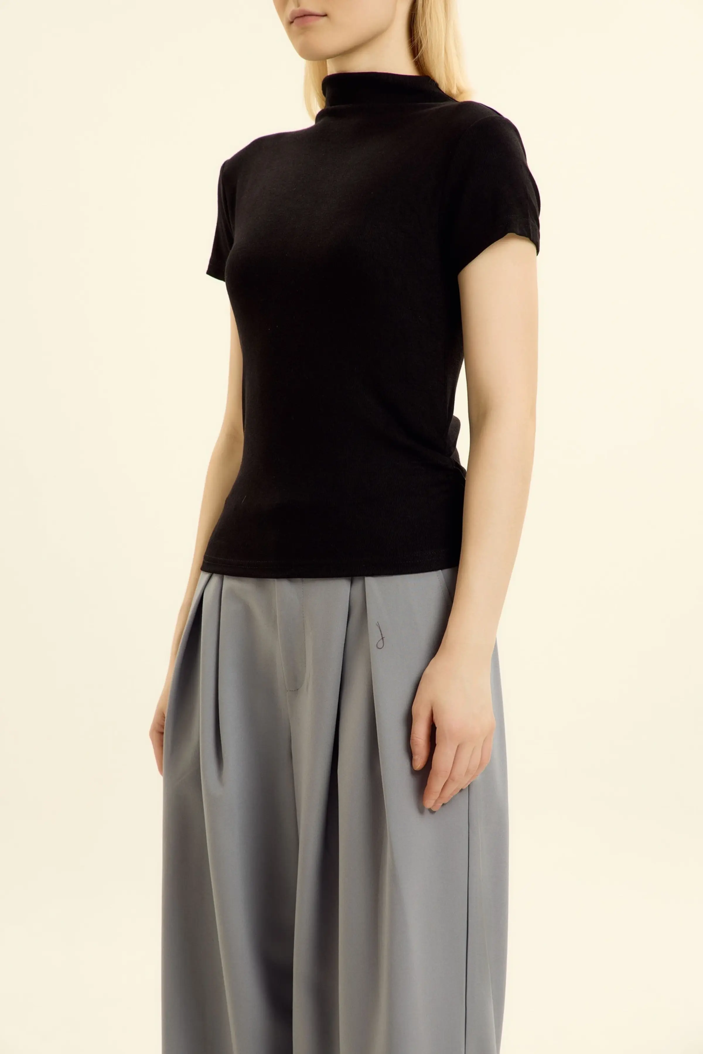 Лонгслив черный для женщин 46212-1 59