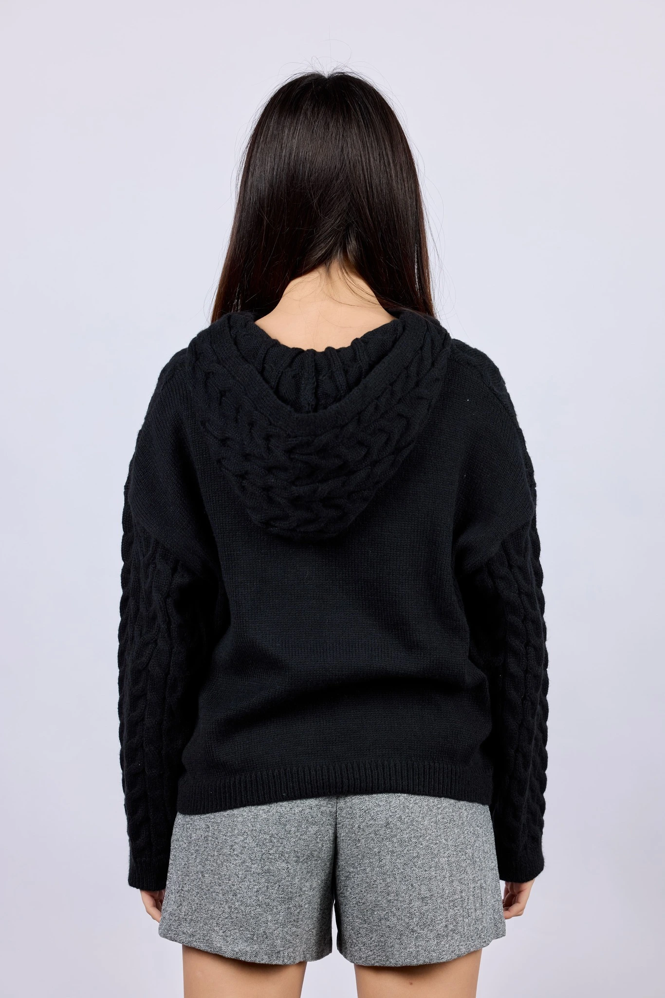 Свитер черный для женщин 43150-1 65