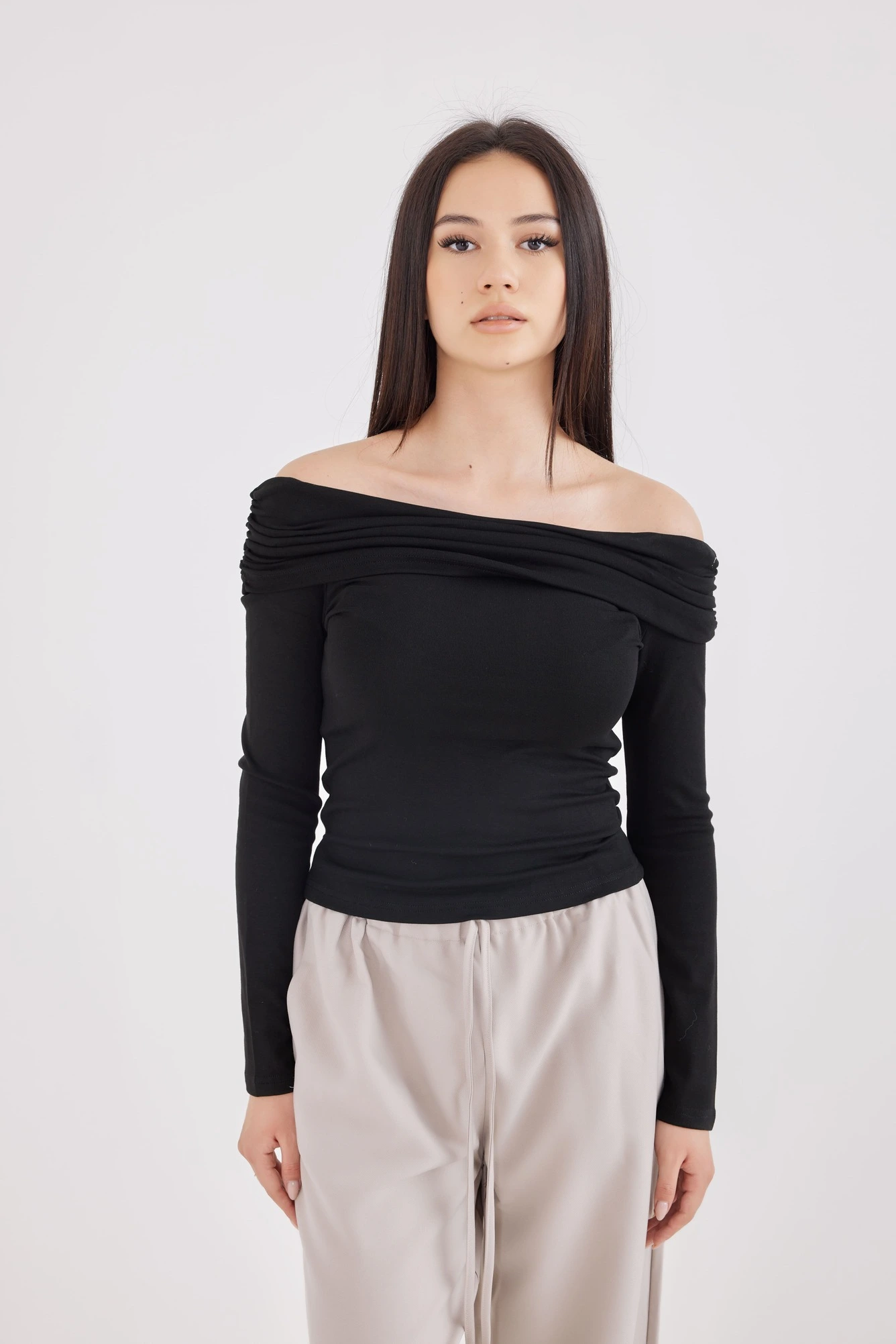 Лонгслив черный для женщин 42223-1 59