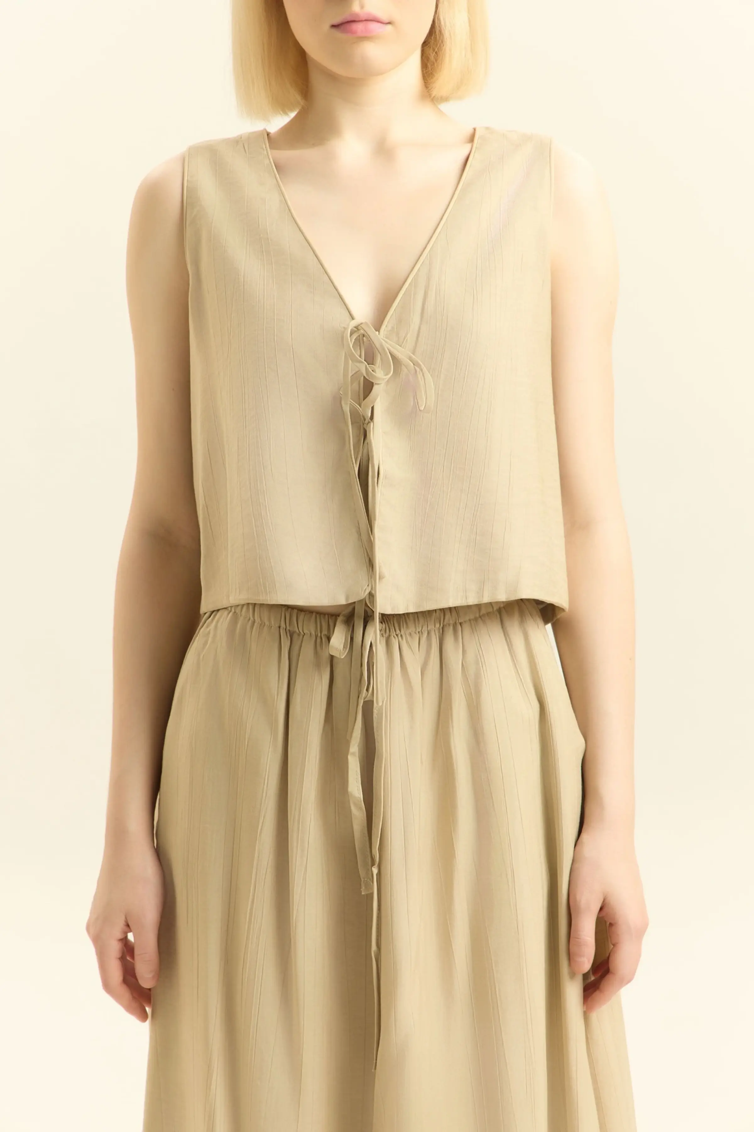 Жилетка бежевый для женщин 45214-15 68