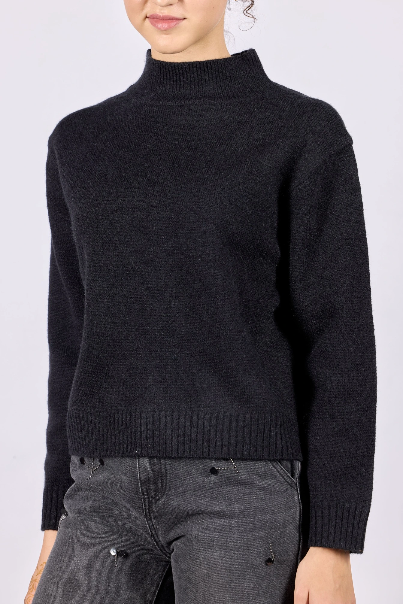 Свитер черный для женщин 43178-1 65