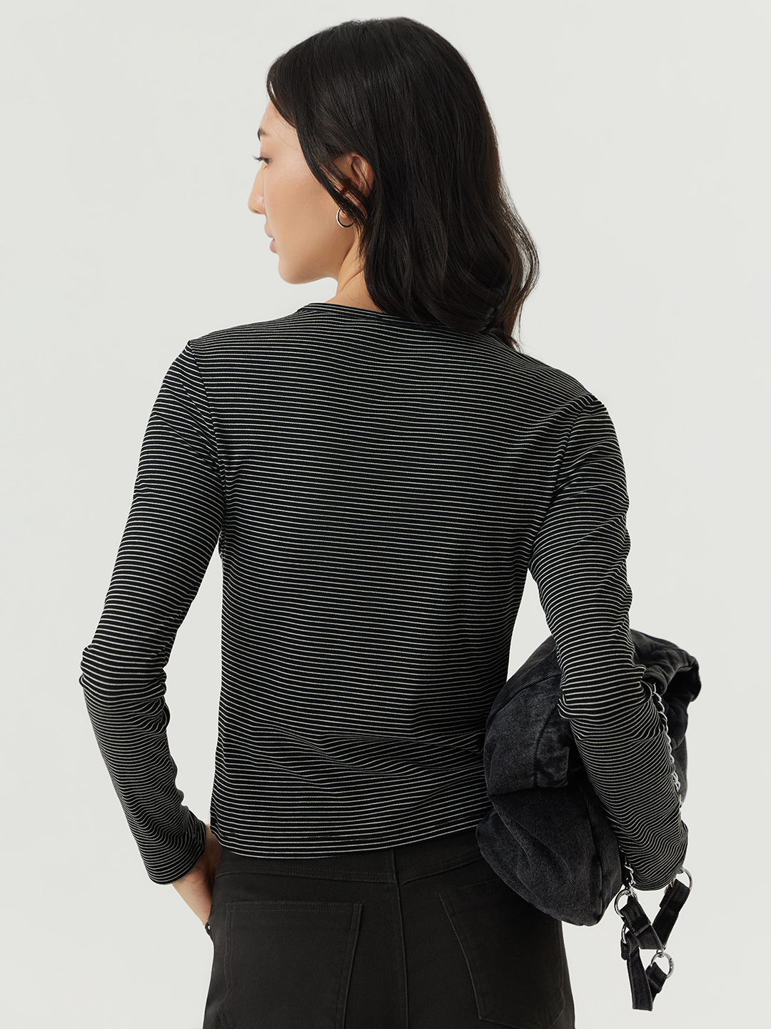 Лонгслив черно-белая полоска для женщин 48191-75 59