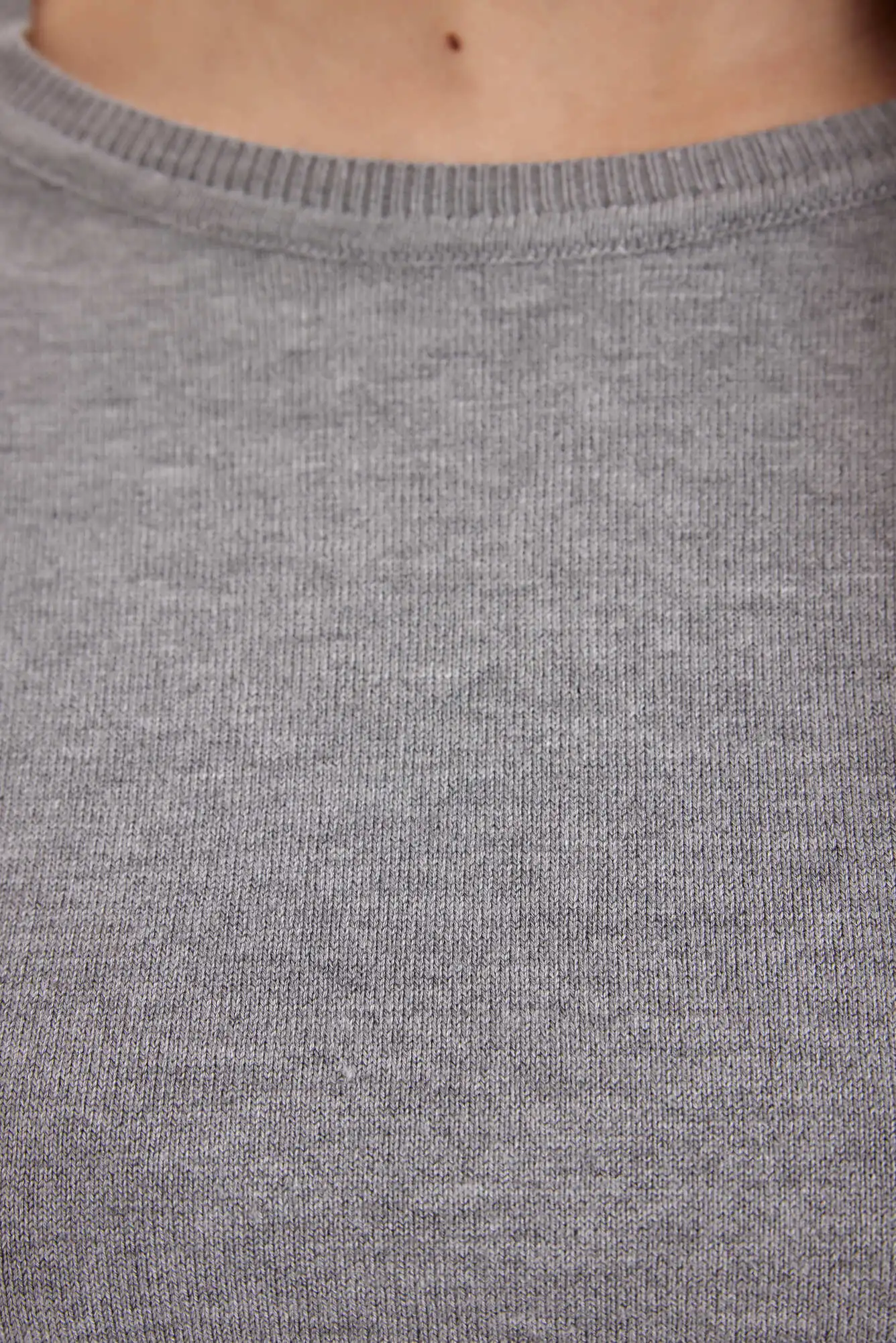 Джемпер серый для женщин 42149-61 60