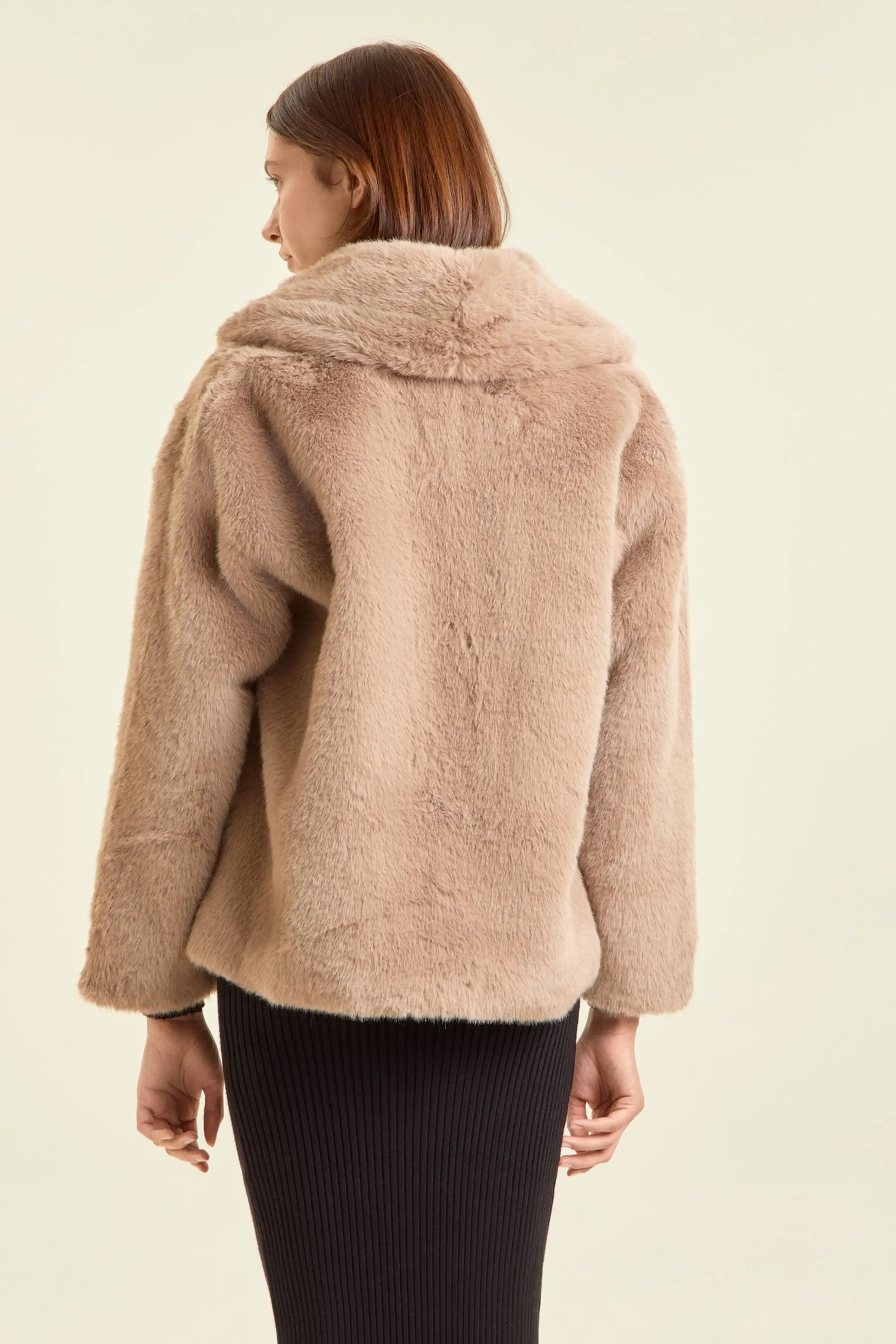 Пальто коричневый для женщин 47102-13 53