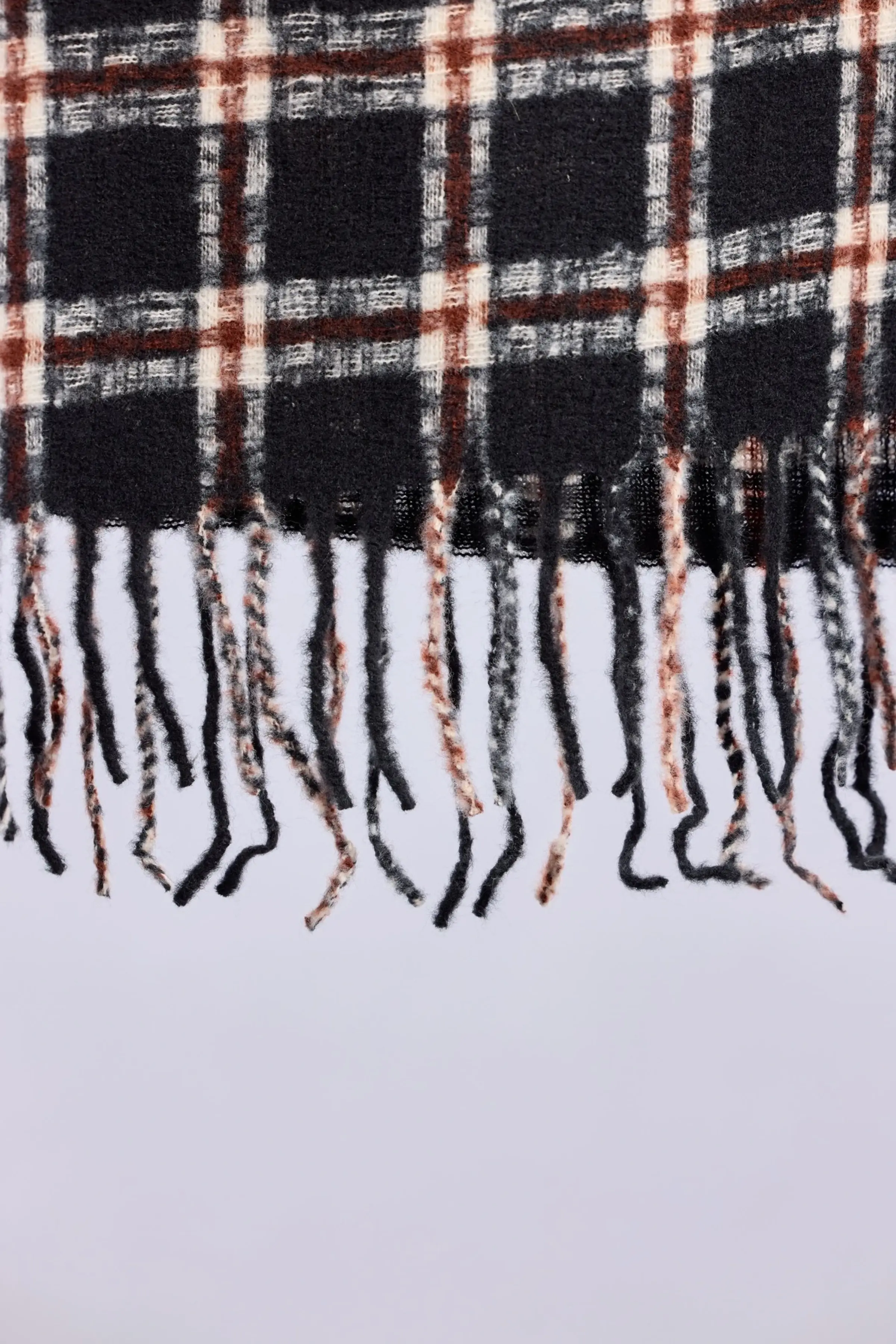 Шарф черный для женщин N-058-1 27