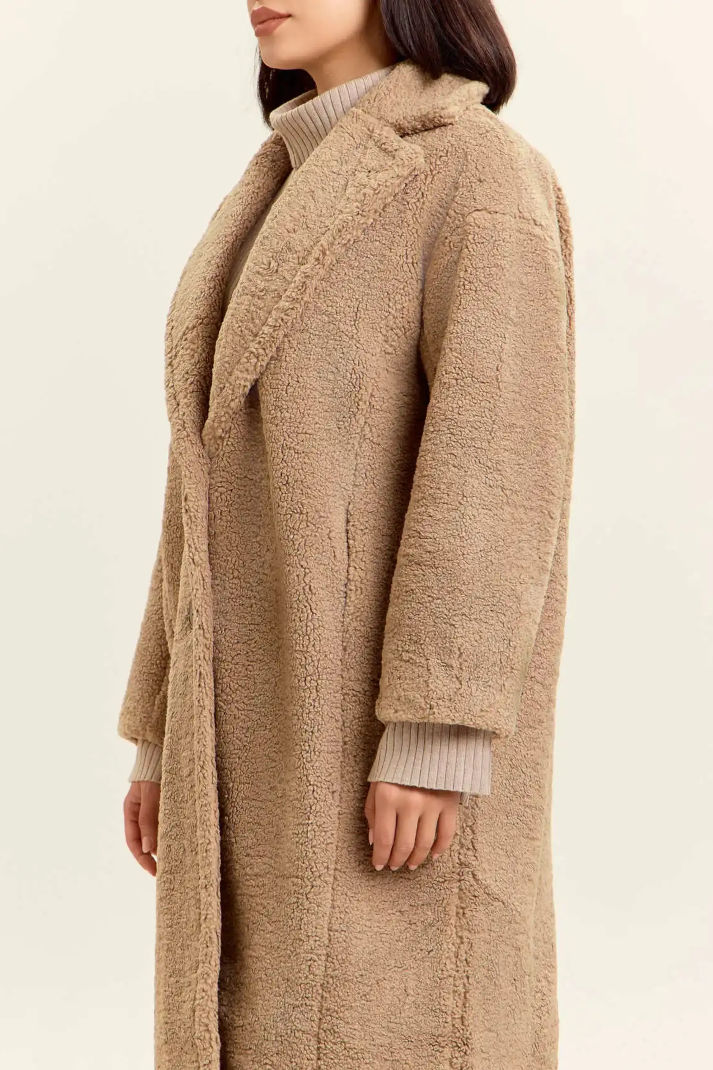 Пальто бежевый для женщин 47115-15 53