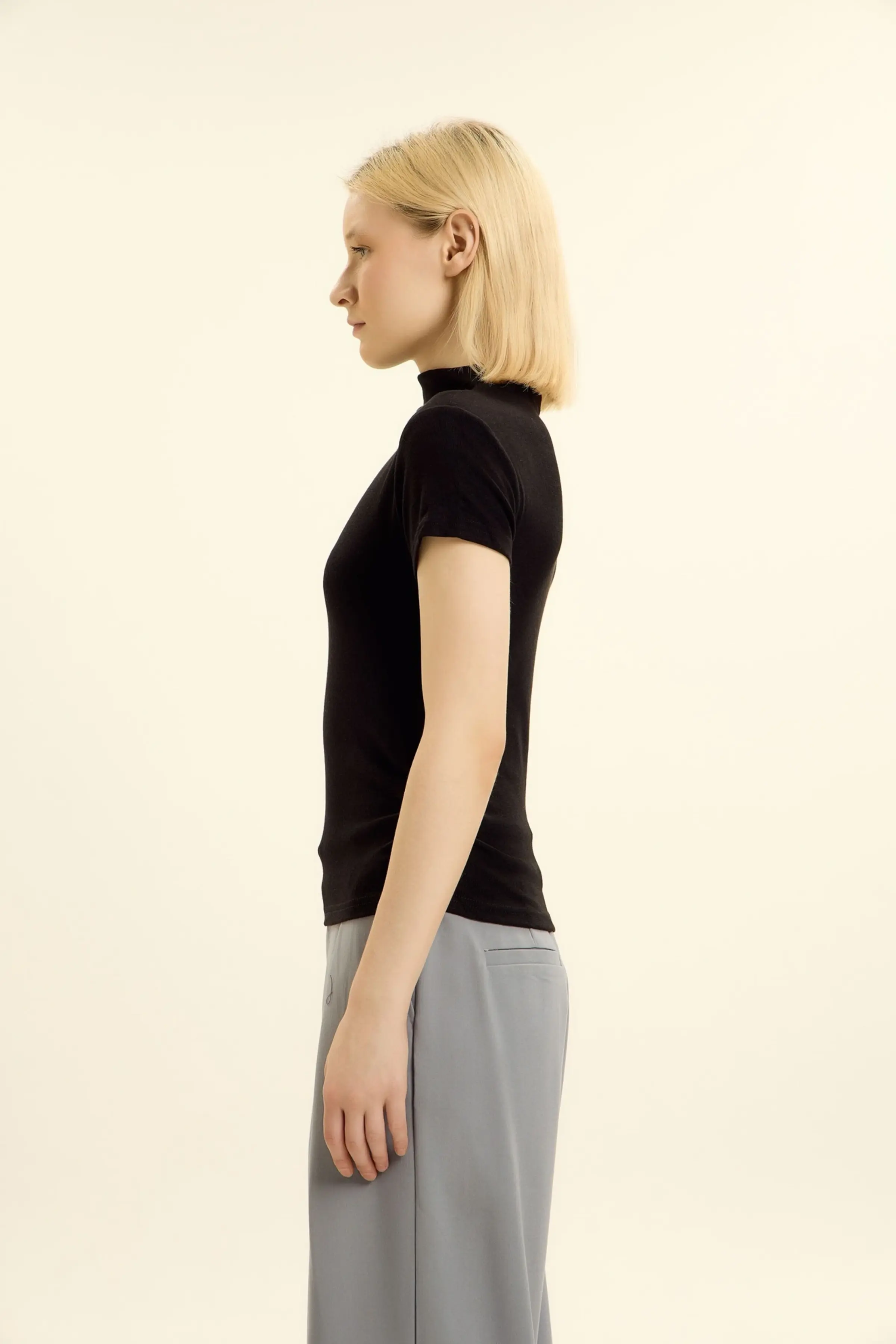 Лонгслив черный для женщин 46212-1 59