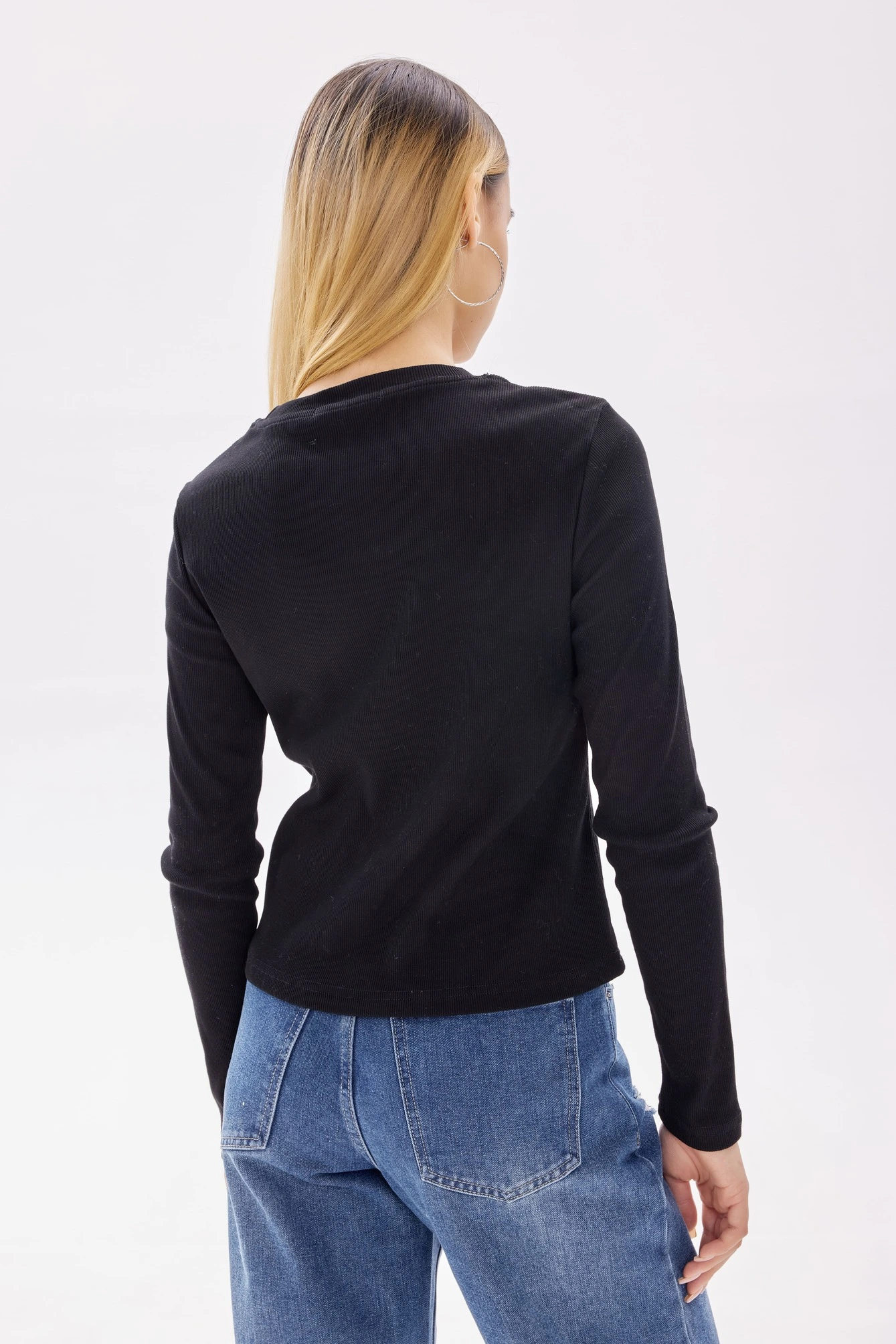 Лонгслив черный для женщин 40214-1 59