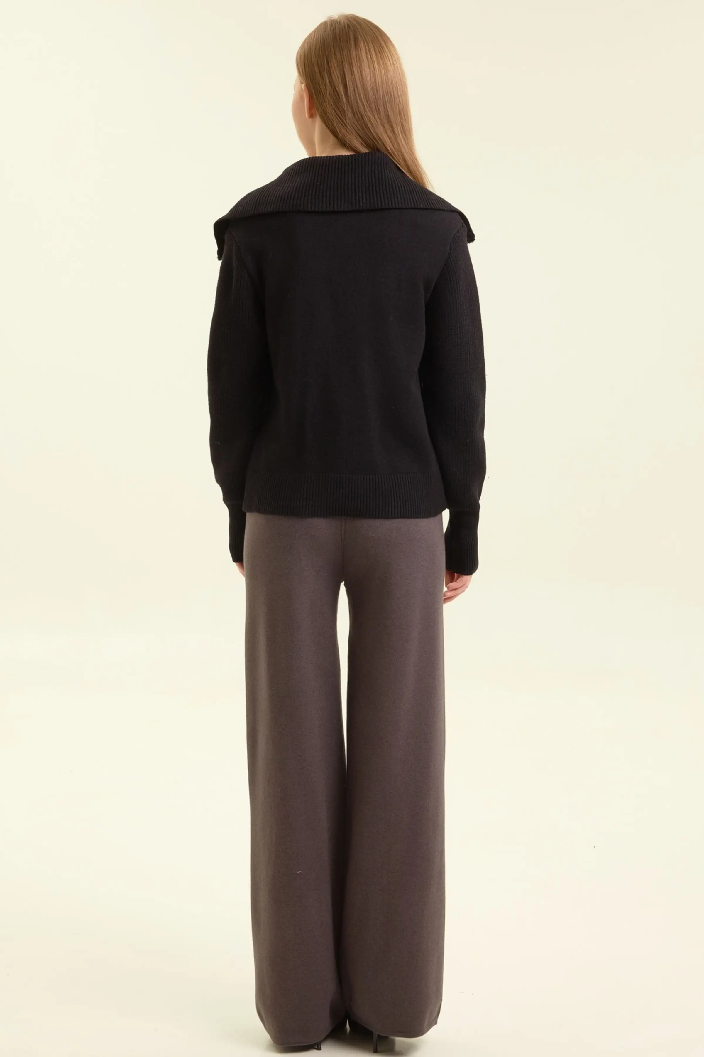 Свитер черный для женщин 47158-1 65