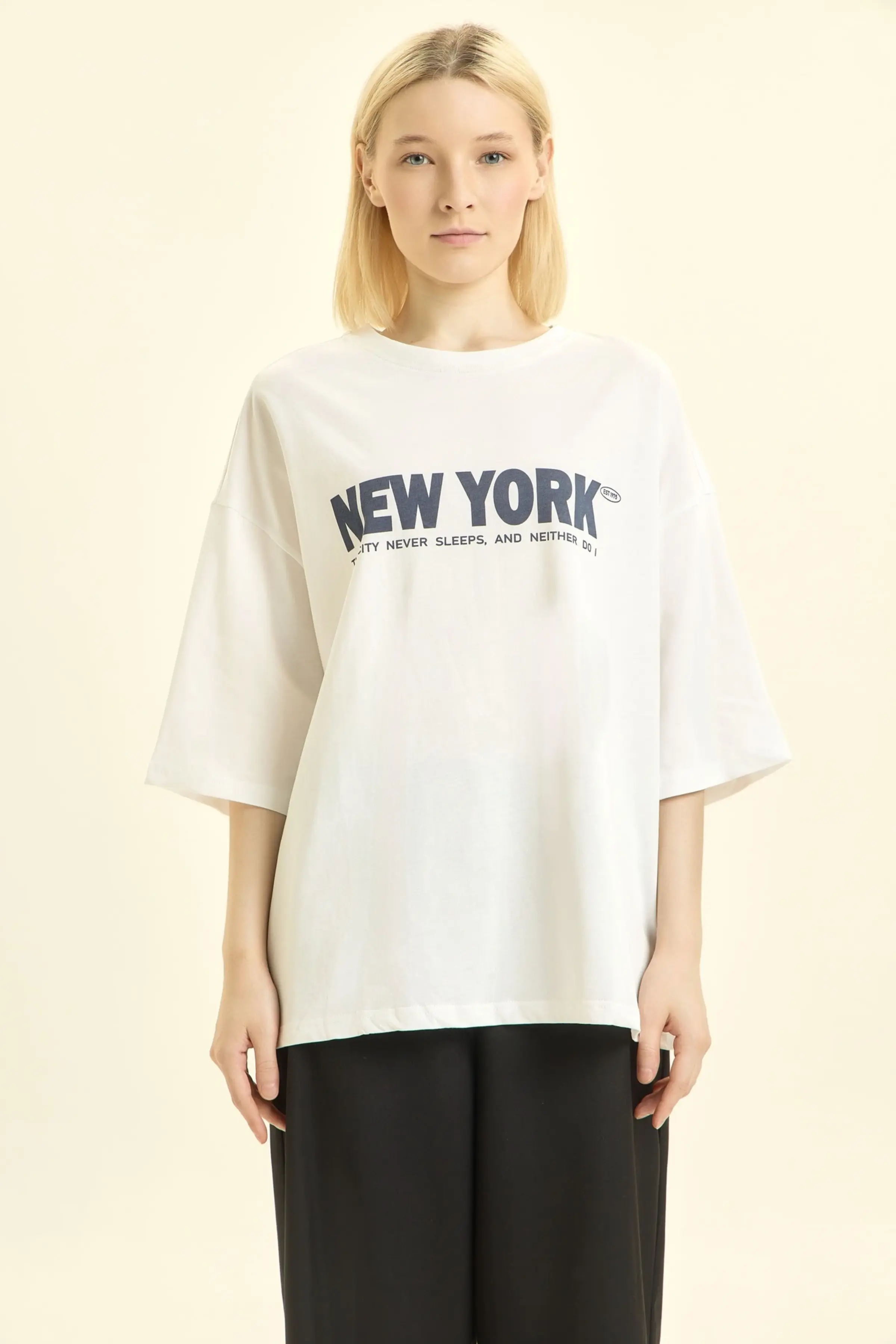 Футболка белый в синий принт для женщин 46157-290 67