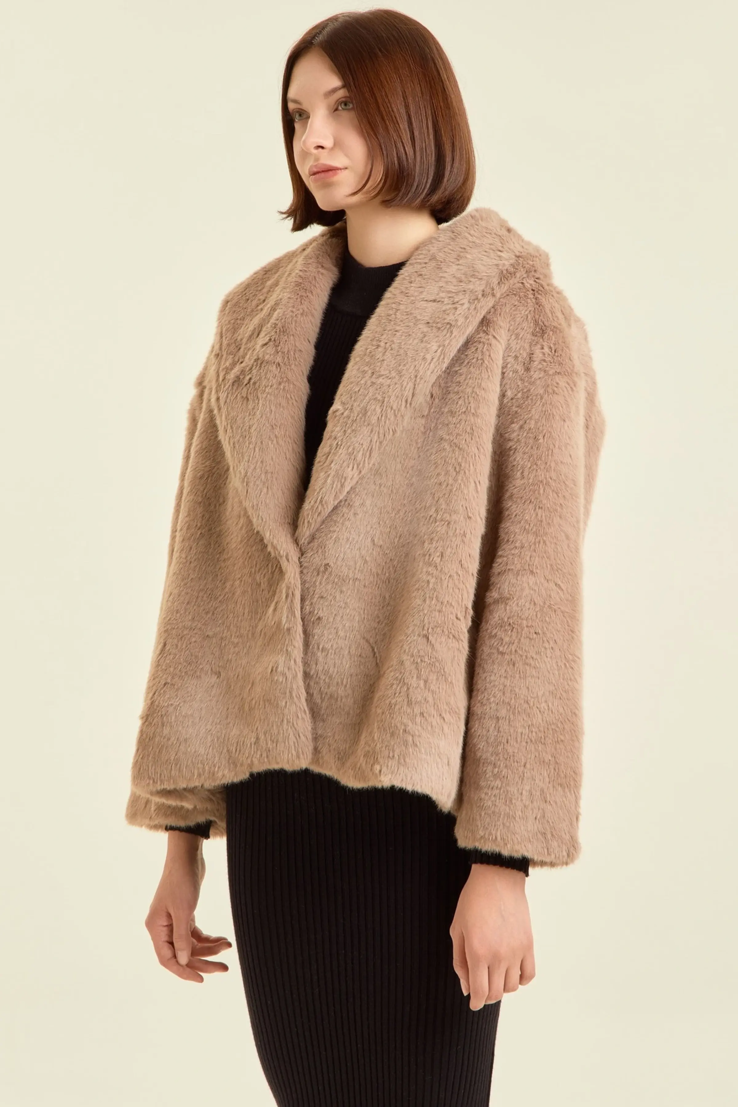 Пальто коричневый для женщин 47102-13 53