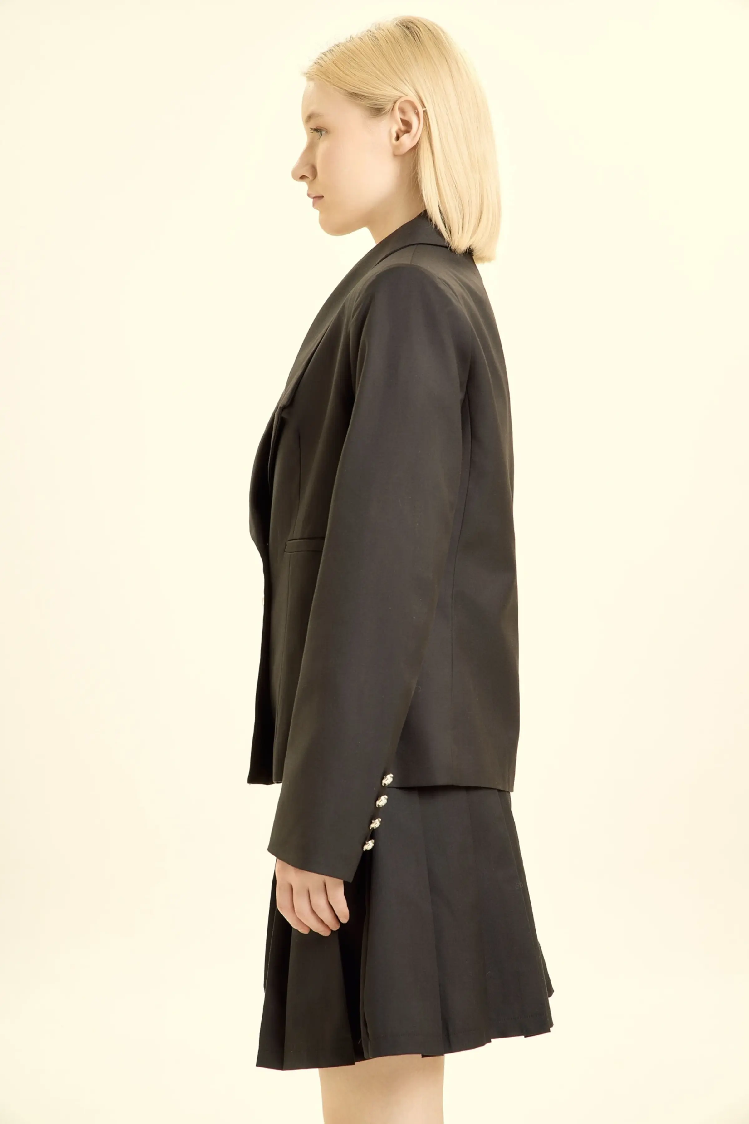 Жакет черный для женщин 46139-1 64