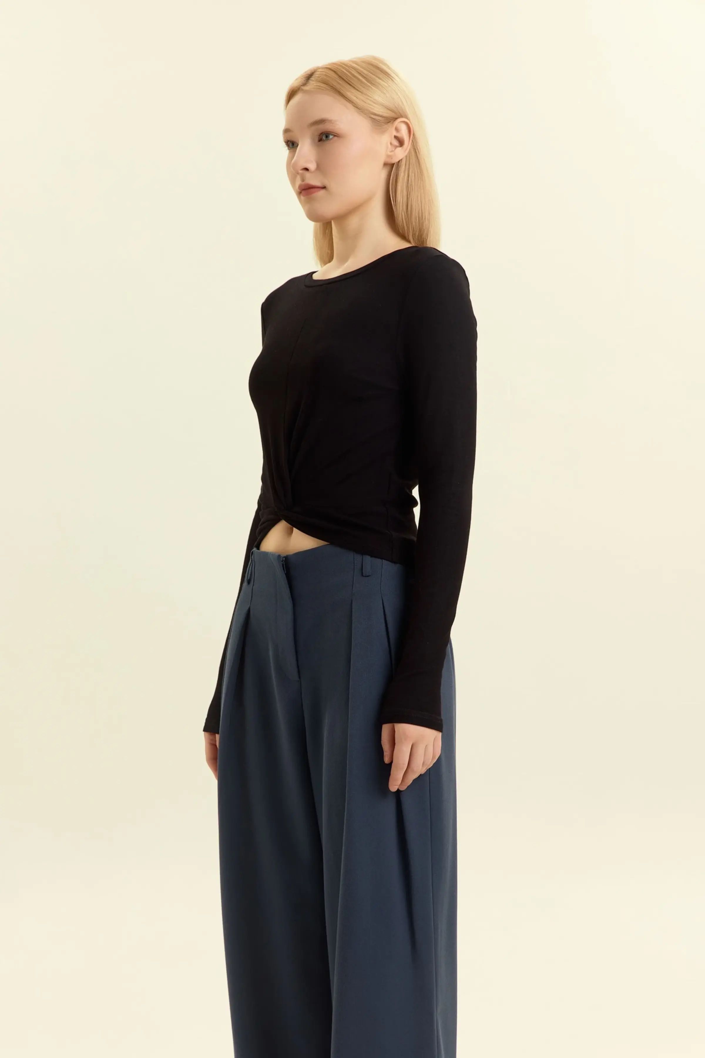 Лонгслив черный для женщин 46241-1 59