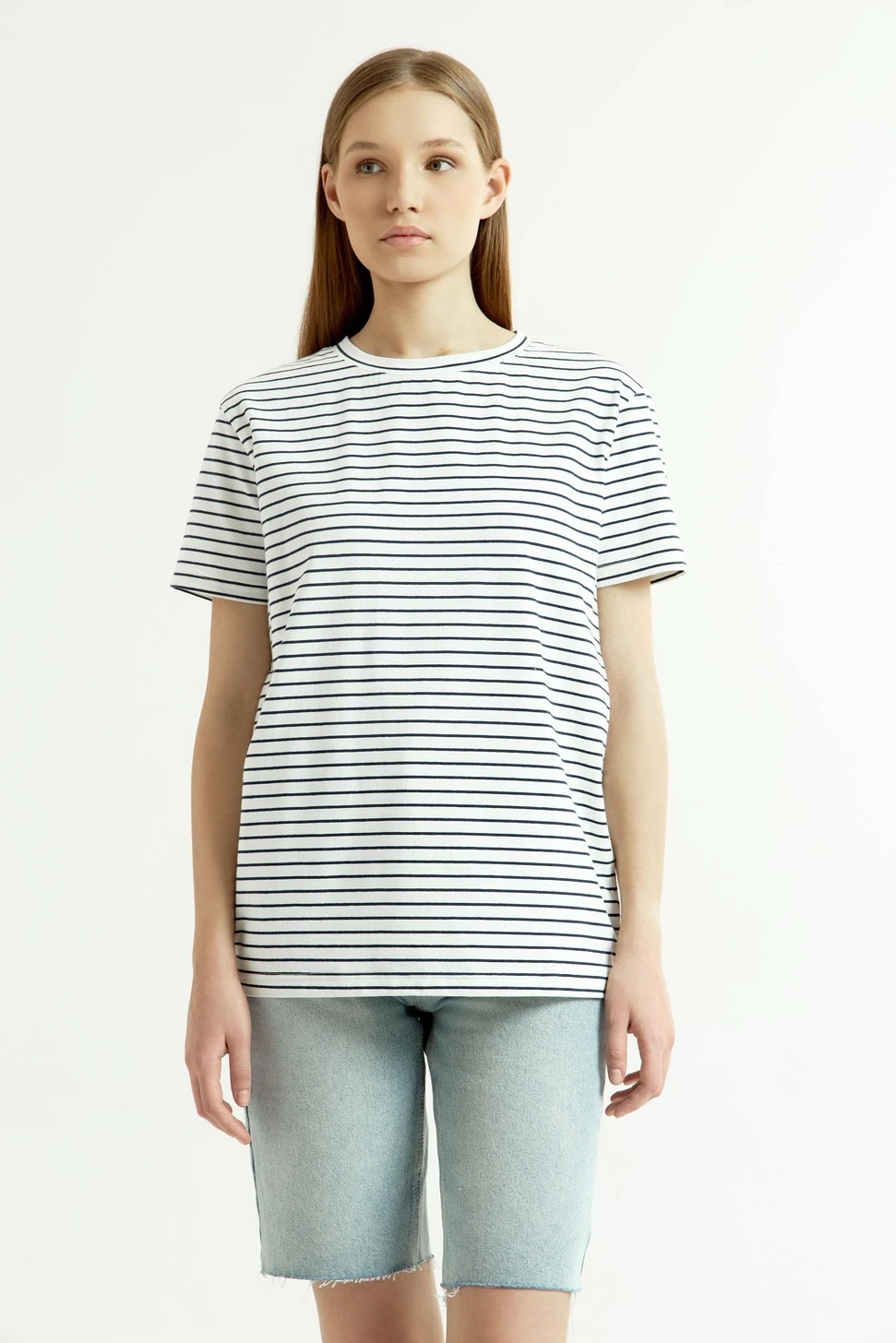 Футболка бело-синяя полоска для женщин 44286-48 67